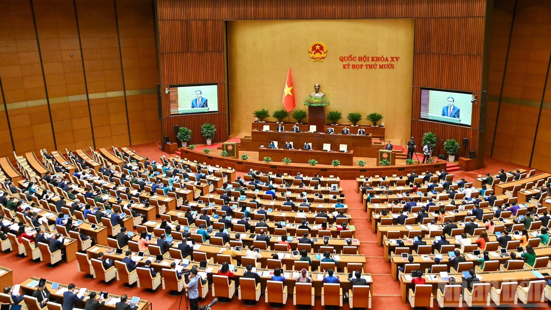 [Foto] Inicia décimo período de sesiones de Asamblea Nacional de Vietnam de la XV legislatura