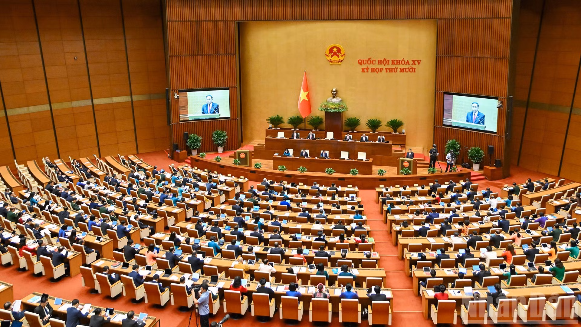 [Foto] Inicia décimo período de sesiones de Asamblea Nacional de Vietnam de la XV legislatura