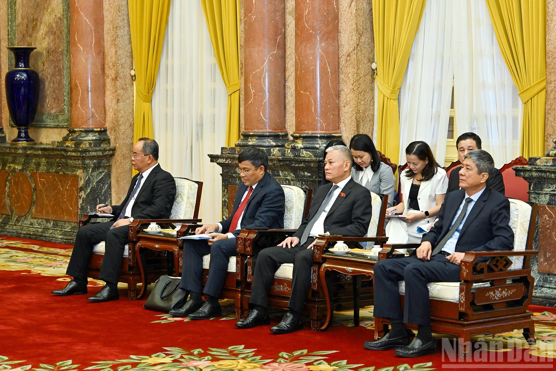 Asistentes vietnamitas en el evento.