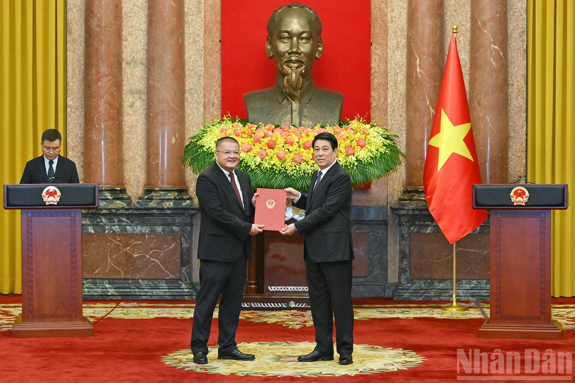 Entregan la decisión de nombrar al embajador de Vietnam en Portugal.