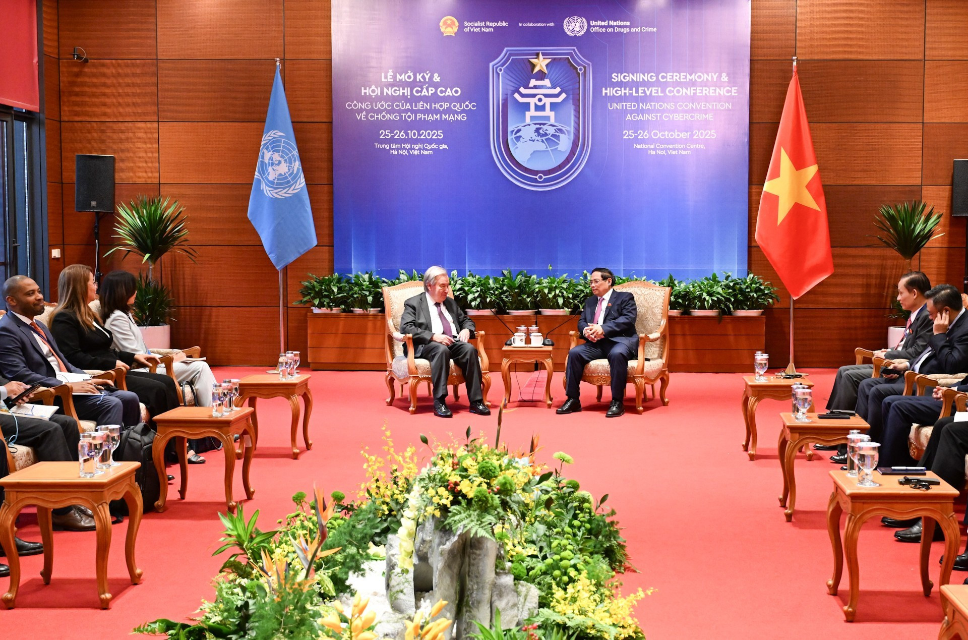 El primer ministro de Vietnam, Pham Minh Chinh, se reúne con el secretario general de las Naciones Unidas, António Guterres. (Foto: Nhan Dan)