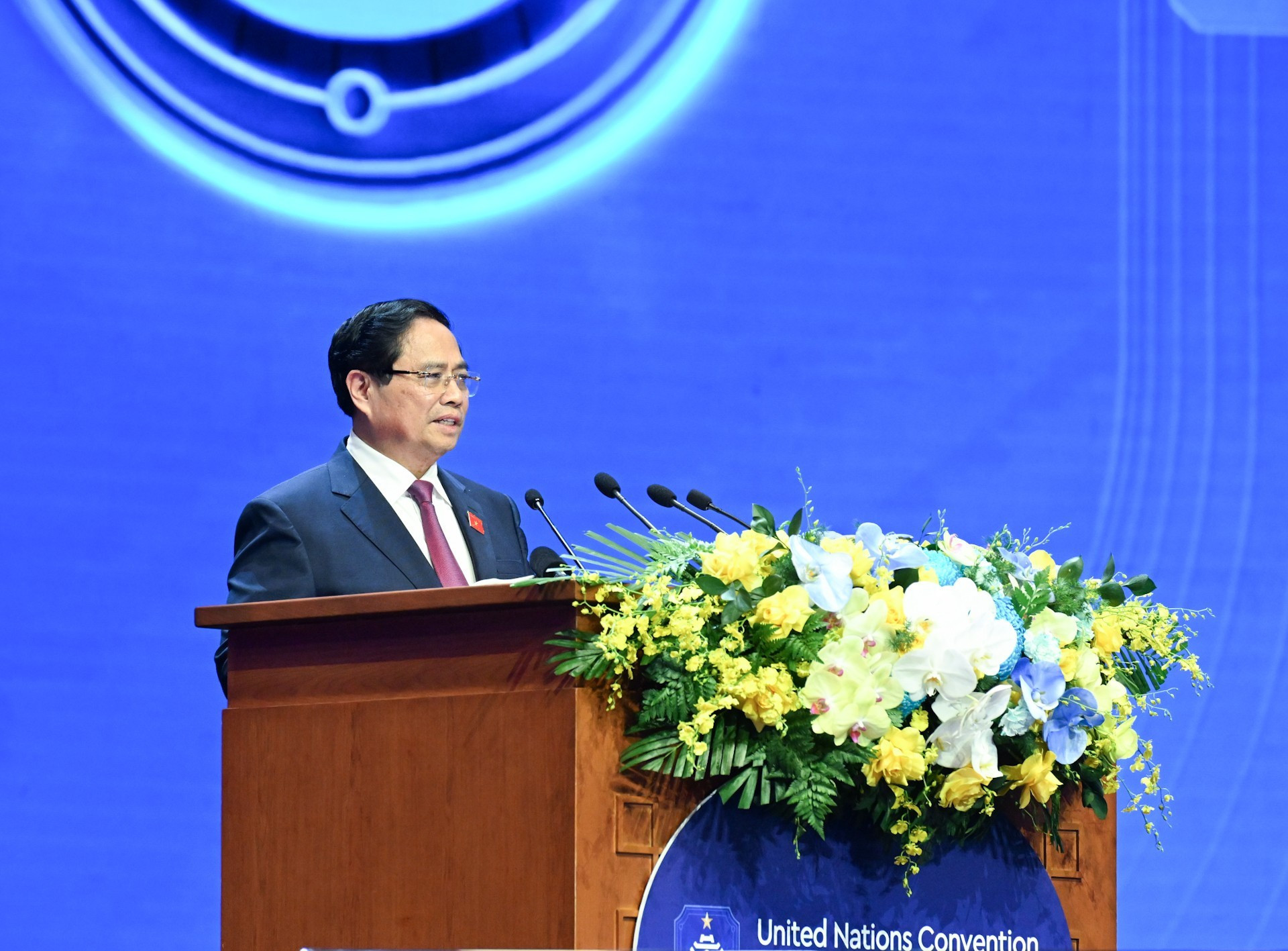 El premier vietnamita habla en la cita. El premier vietnamita habla en la cita.