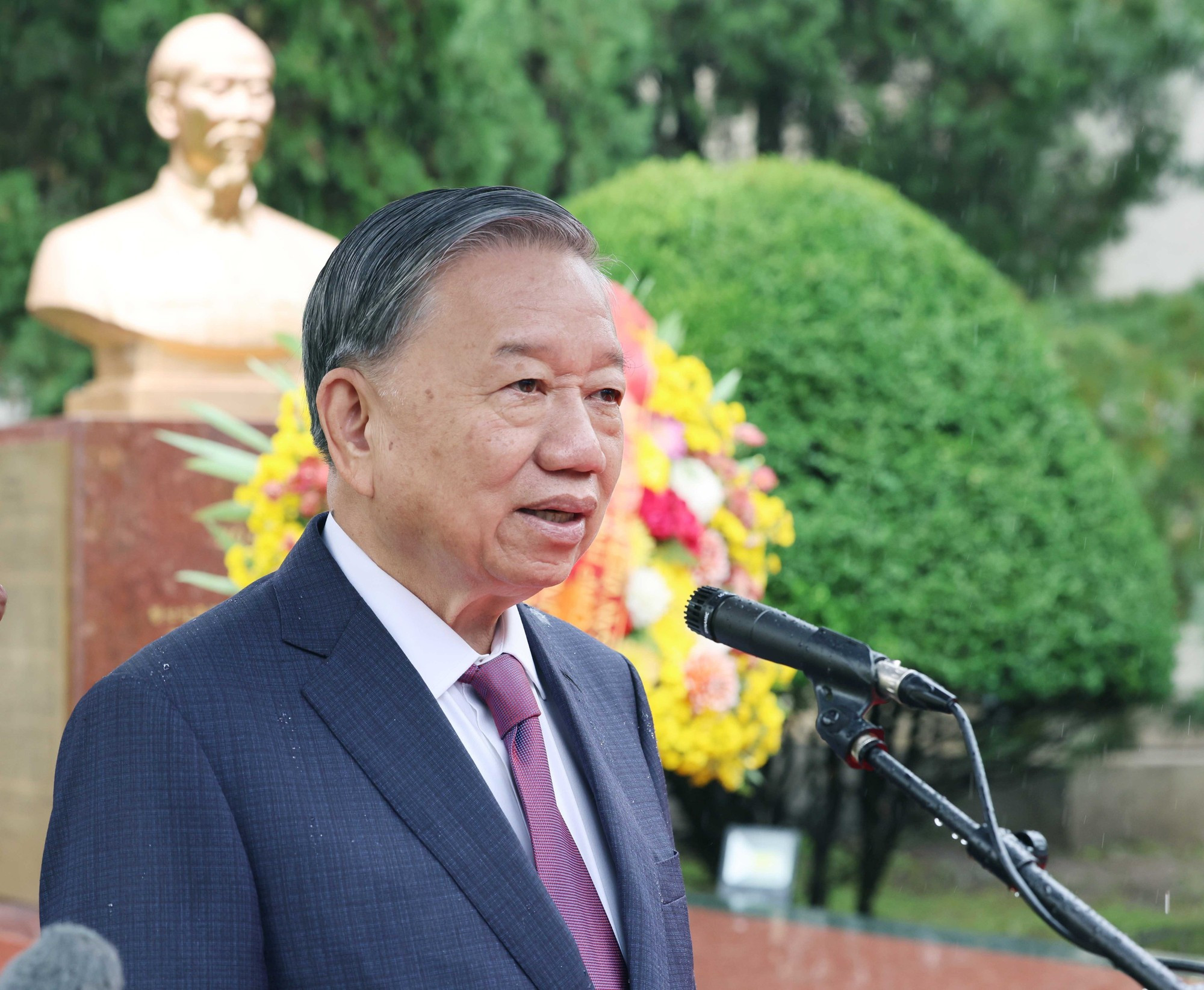 El líder partidista vietnamita habla en la cita.