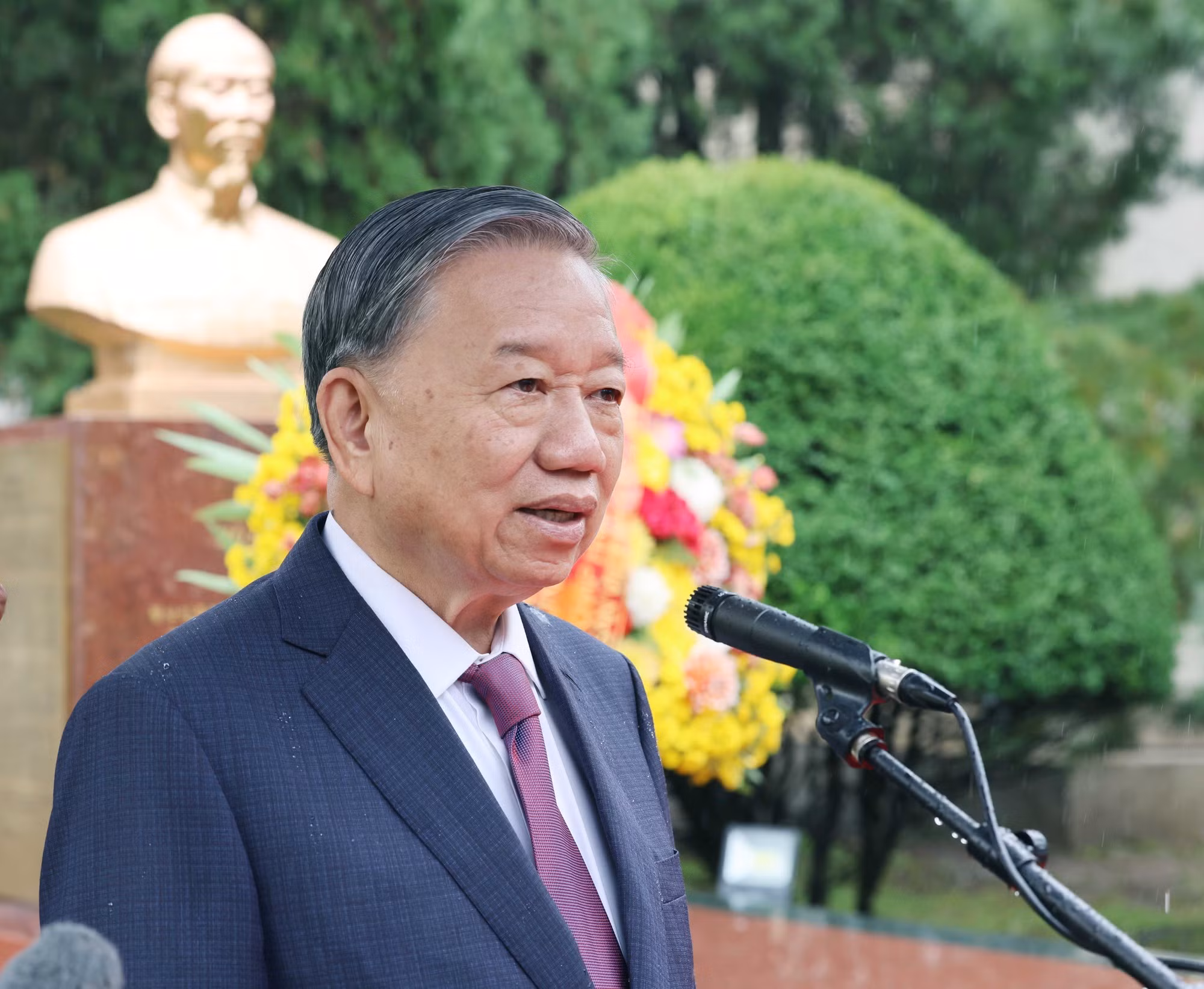 El líder partidista vietnamita habla en la cita.