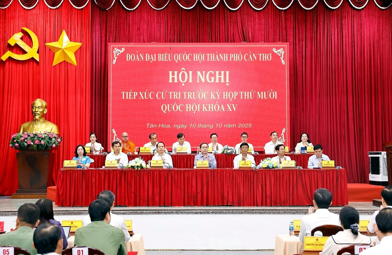 Escena de la reunión.