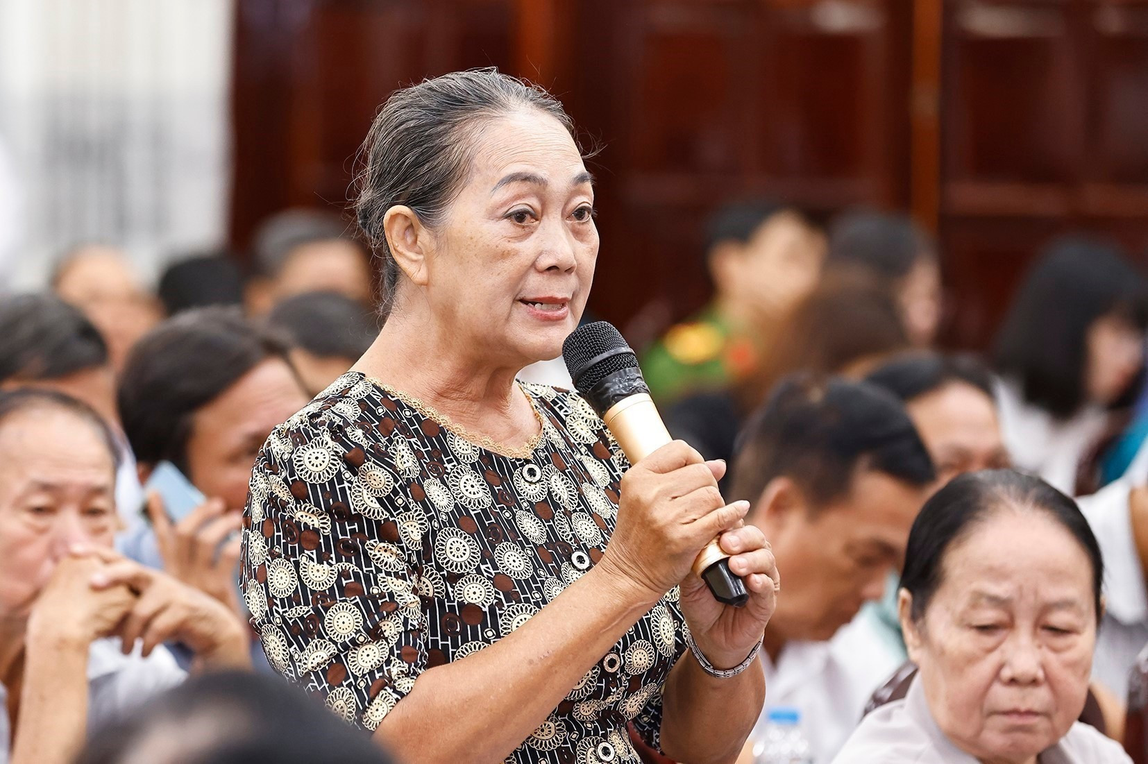 La electora Le Thanh Ha toma la palabra.