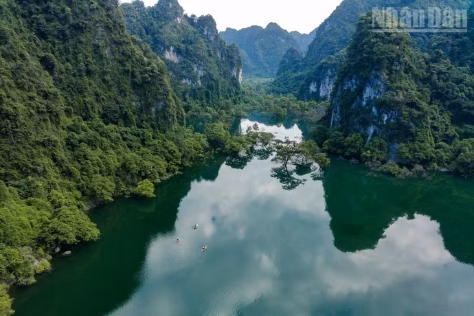 Lago de Lan Ty en el Geoparque Mundial de Lang Son de la Unesco.