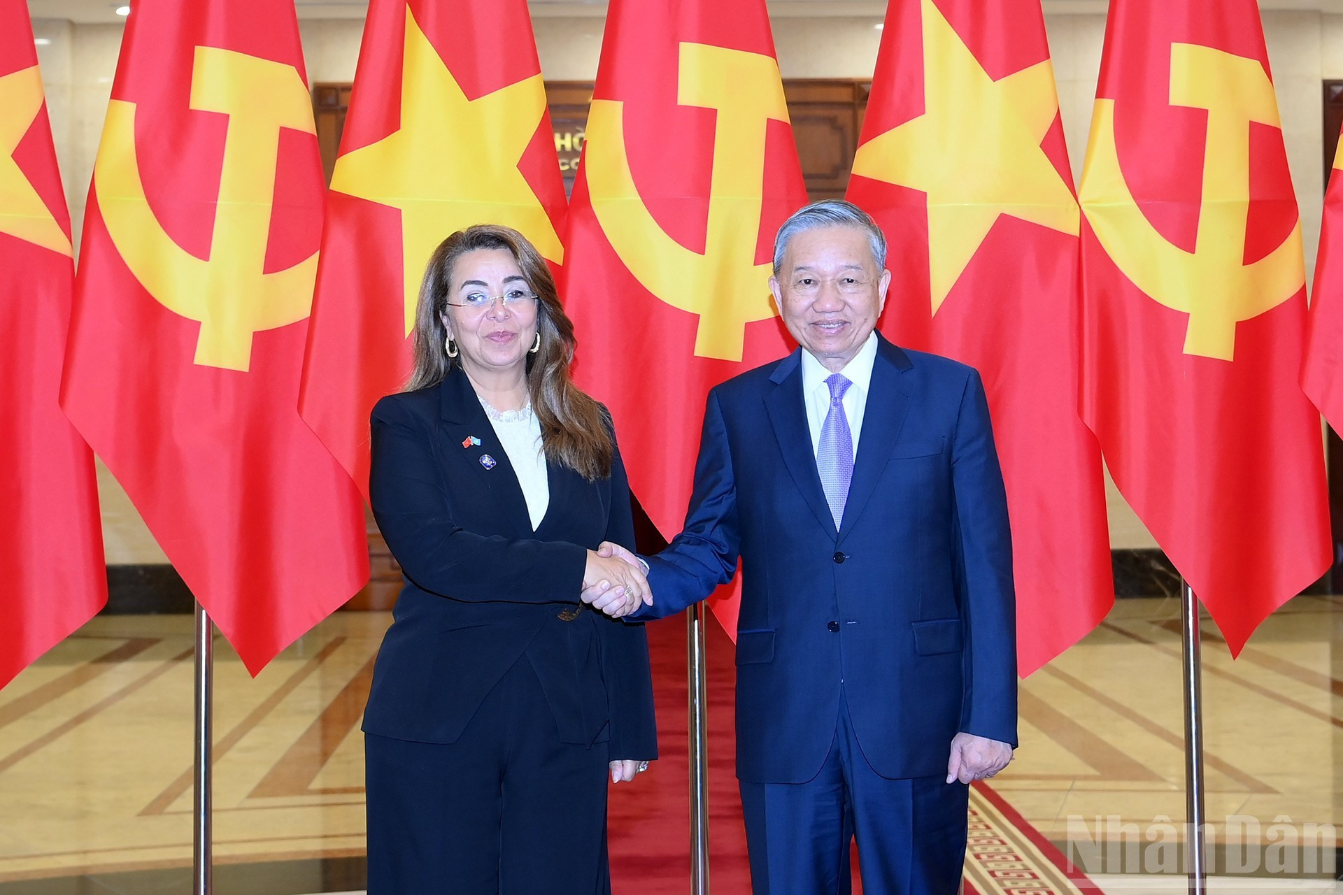 El secretario general del Partido Comunista de Vietnam, To Lam, y la secretaria general adjunta de las Naciones Unidas y director ejecutivo de la UNODC. El secretario general del Partido Comunista de Vietnam, To Lam, y la secretaria general adjunta de las Naciones Unidas y director ejecutivo de la UNODC.