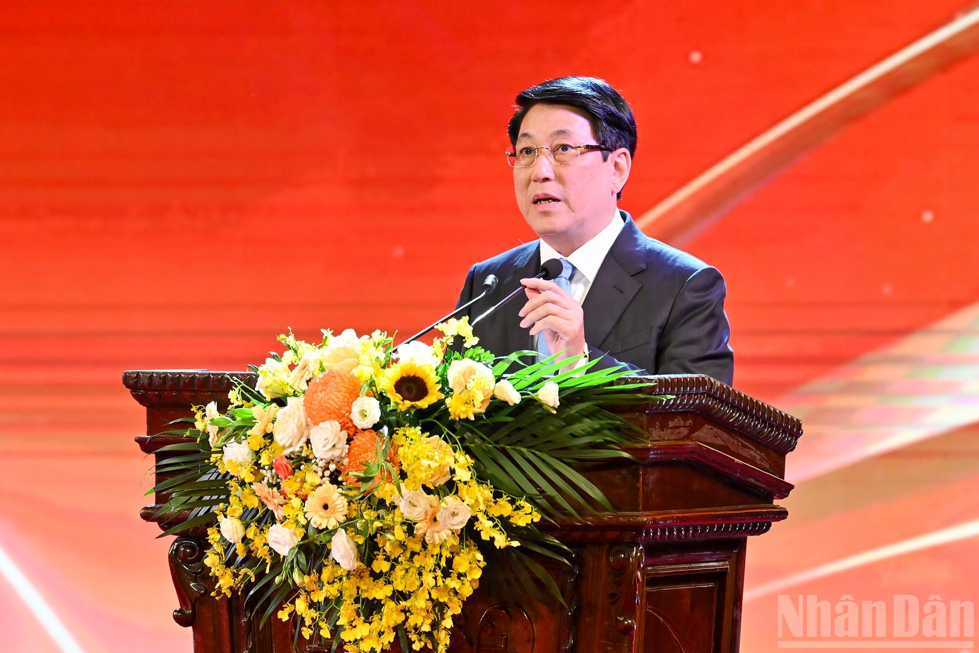 Luong Cuong habla en el acto. Luong Cuong habla en el acto.