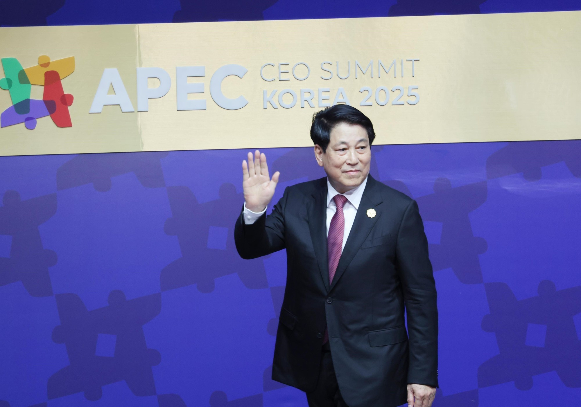 El presidente de Vietnam, Luong Cuong, asiste a la Cumbre de Directores Ejecutivos de APEC 2025.