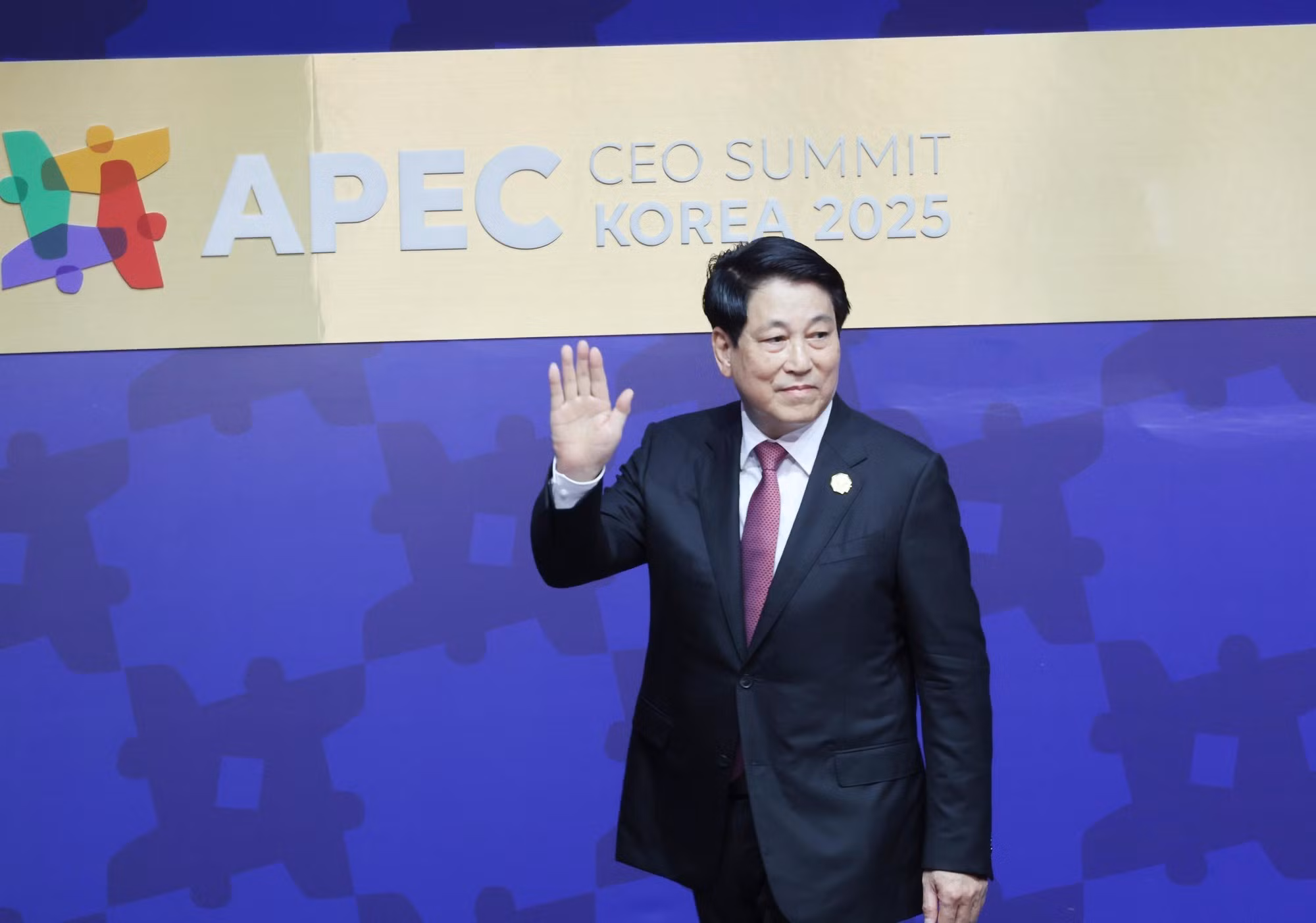 El presidente de Vietnam, Luong Cuong, asiste a la Cumbre de Directores Ejecutivos de APEC 2025.