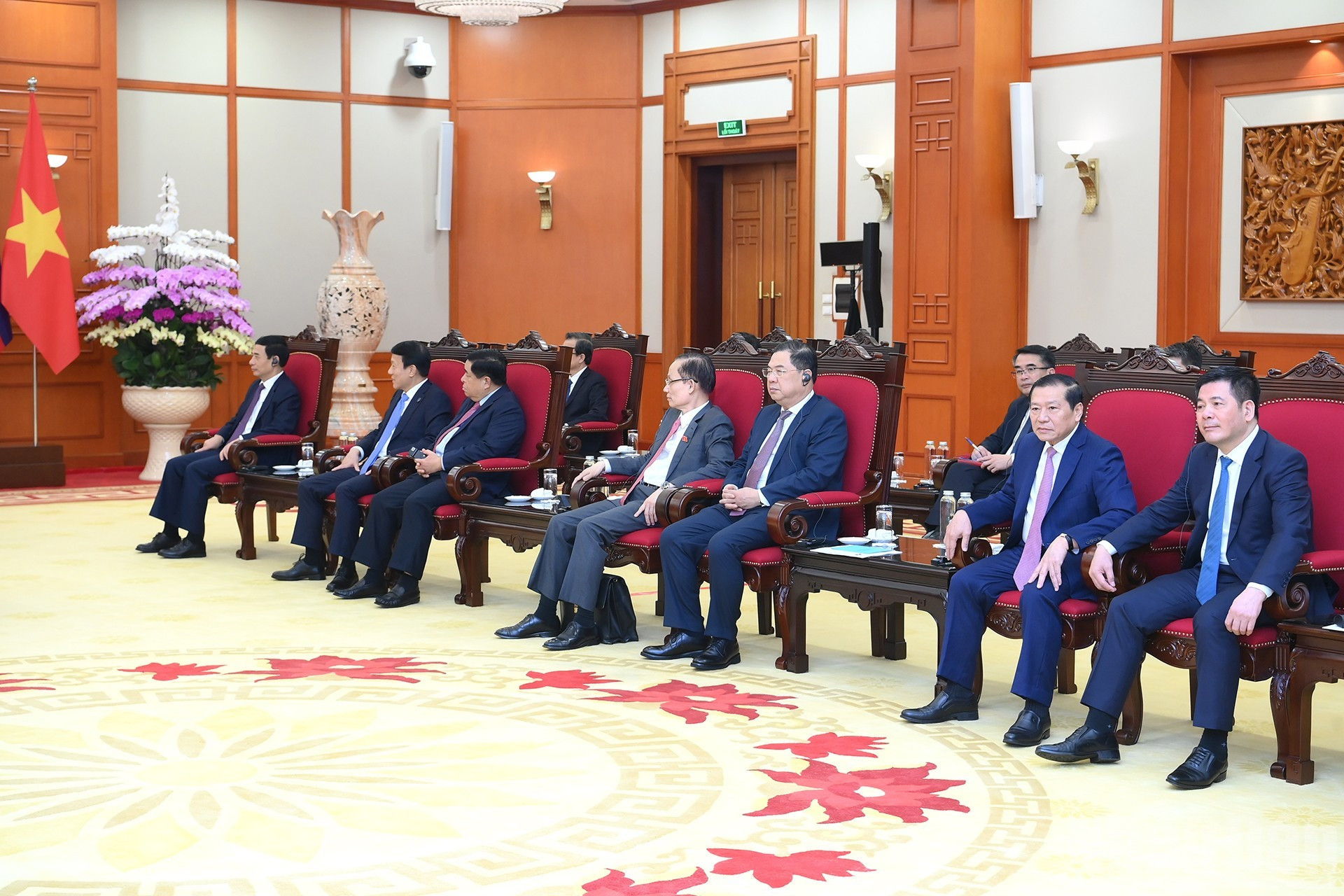 Asistentes vietnamitas en la reunión. Asistentes vietnamitas en la reunión.