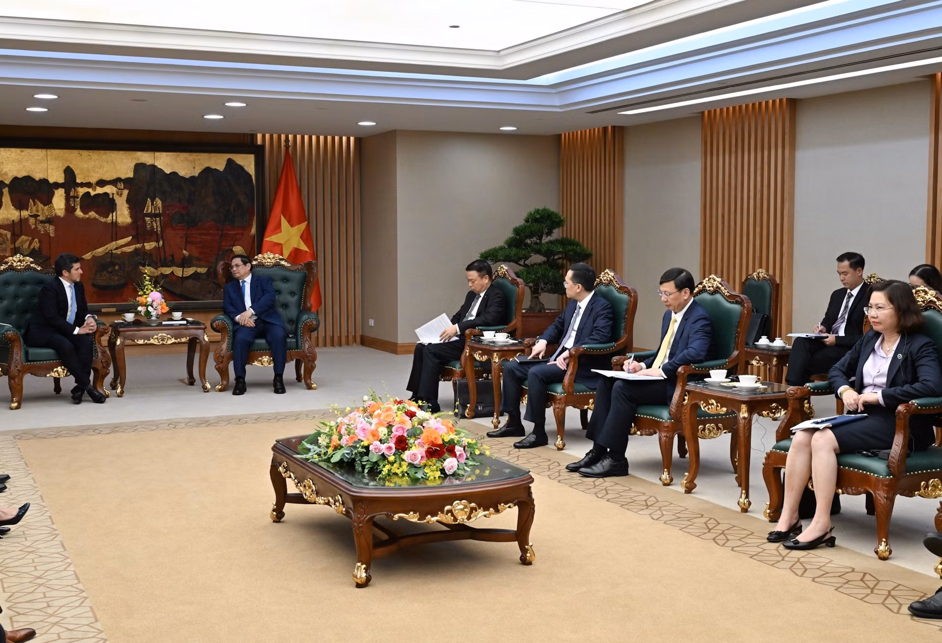 Delegados vietnamitas en la cita.