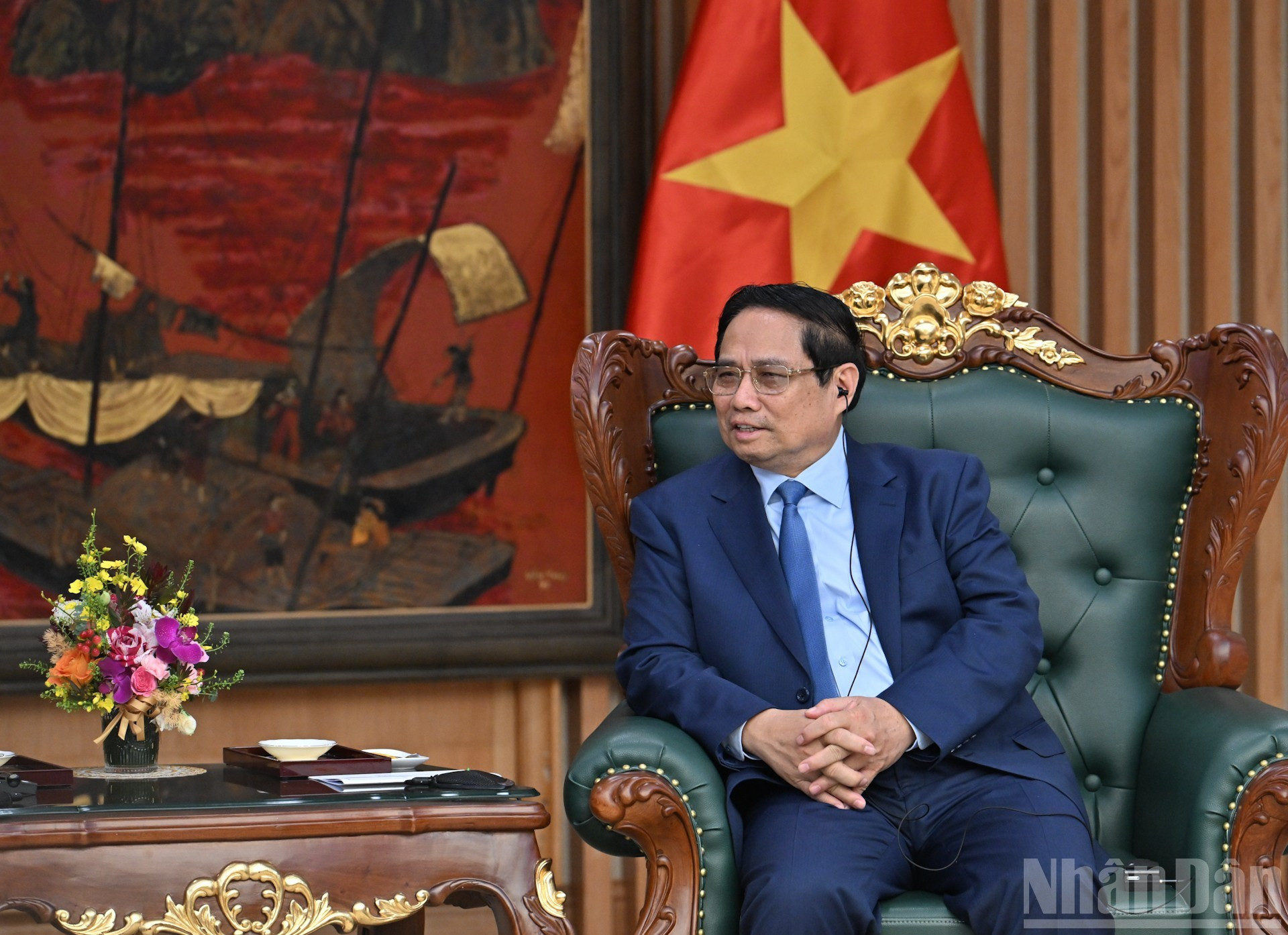 Minh Chinh habla en la cita.