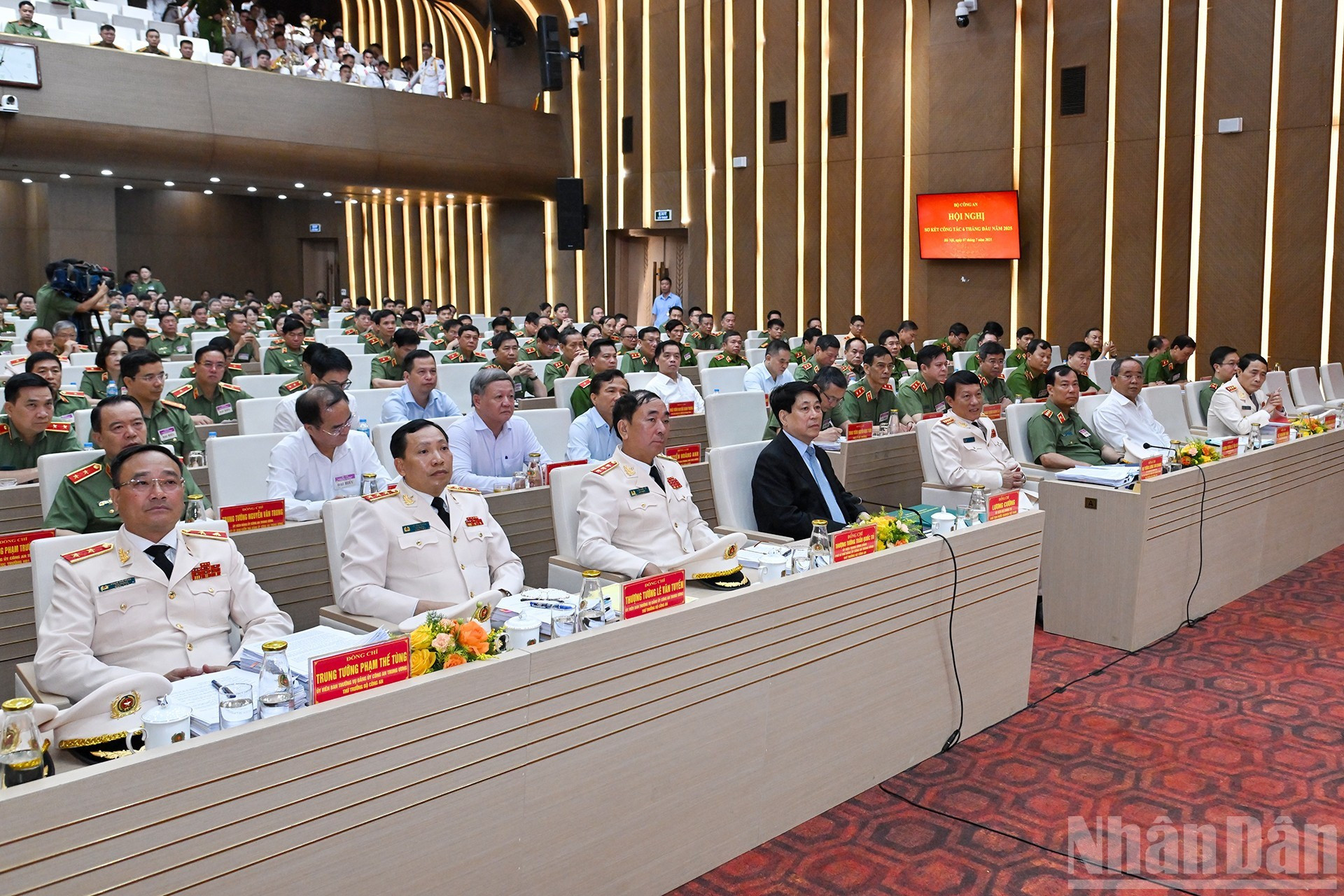 El presidente Luong Cuong asiste al evento.