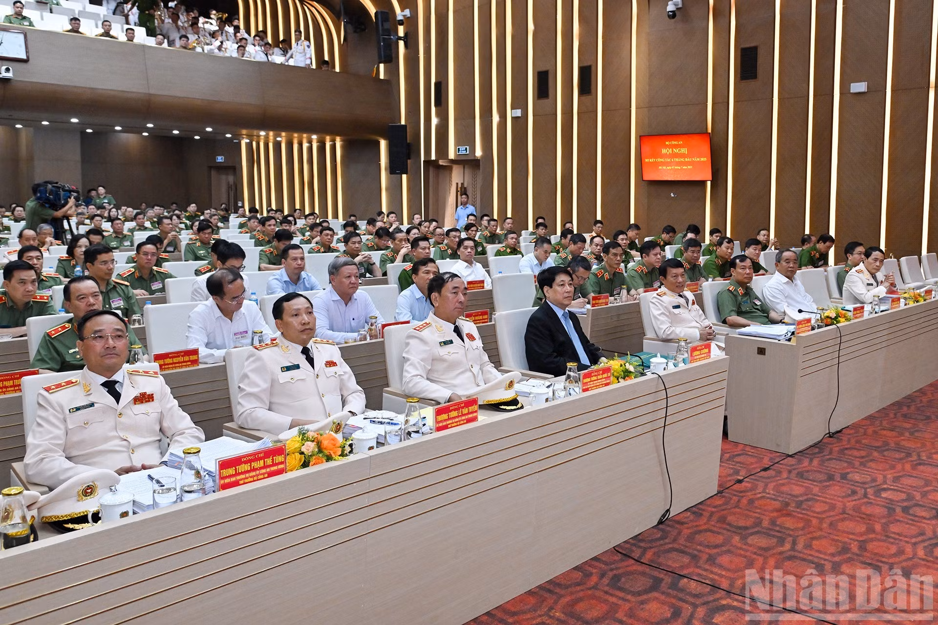 El presidente Luong Cuong asiste al evento.