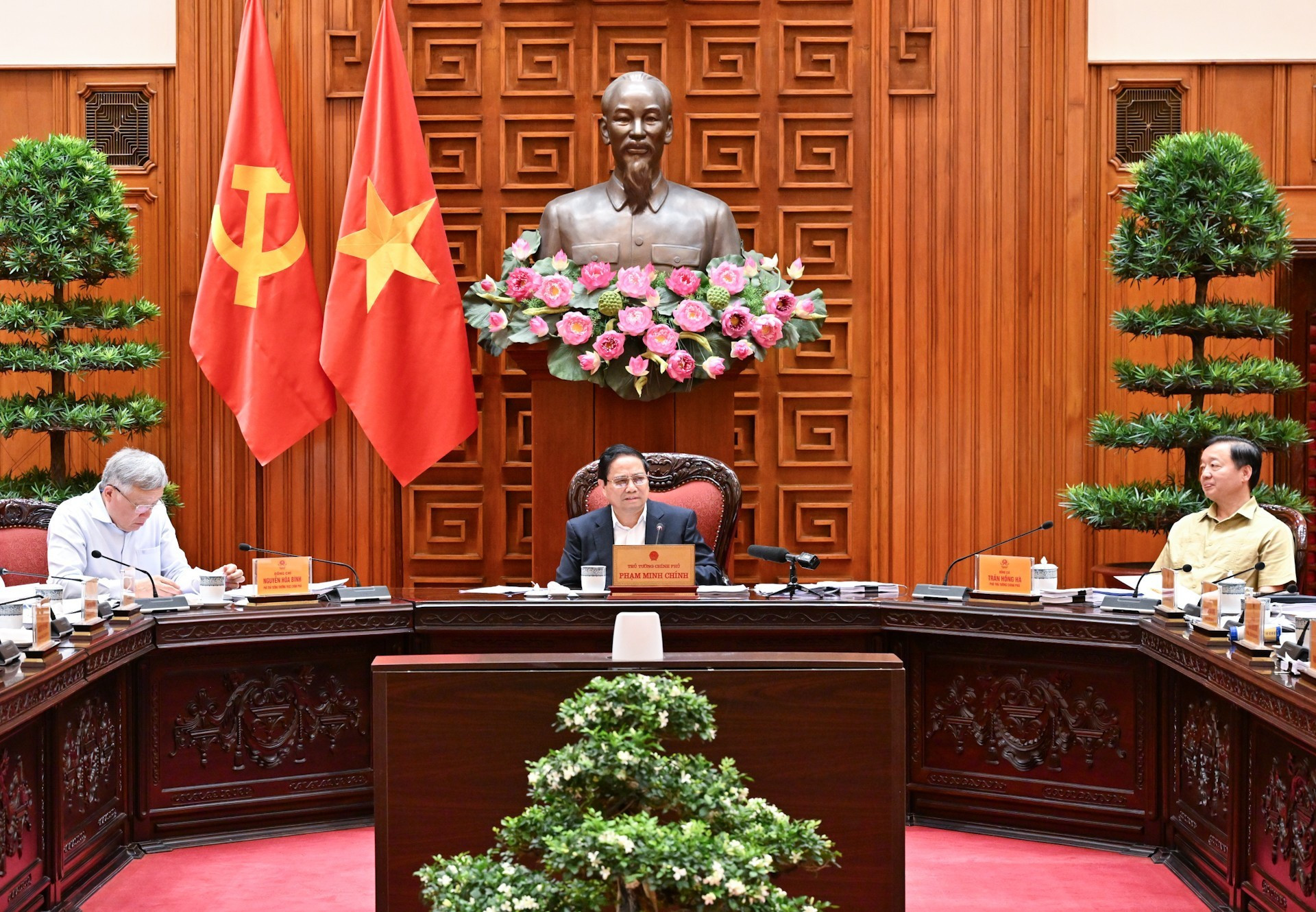 [Foto] Premier vietnamita preside reunión para dar opiniones sobre el borrador del proyecto de desarrollo cultural