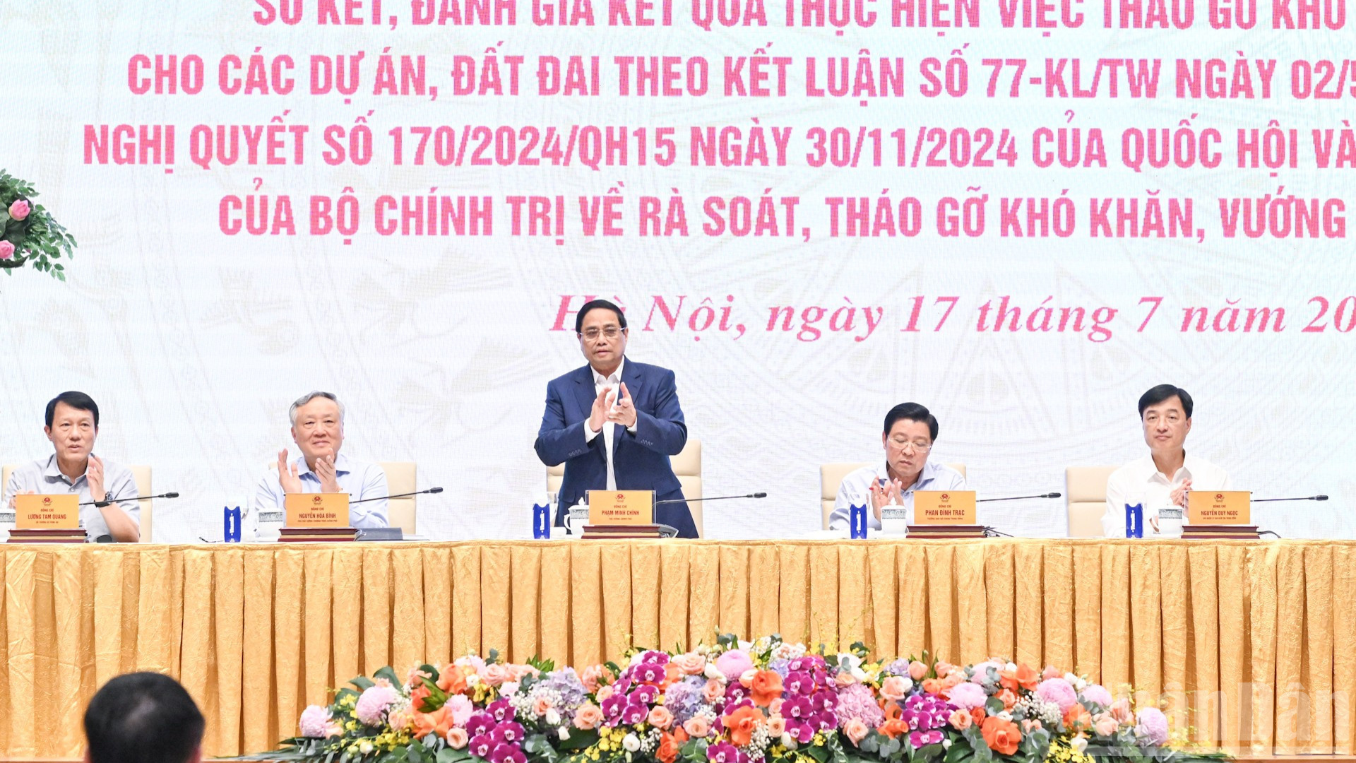 [Foto] Premier vietnamita preside conferencia nacional sobre la resolución de dificultades en proyectos