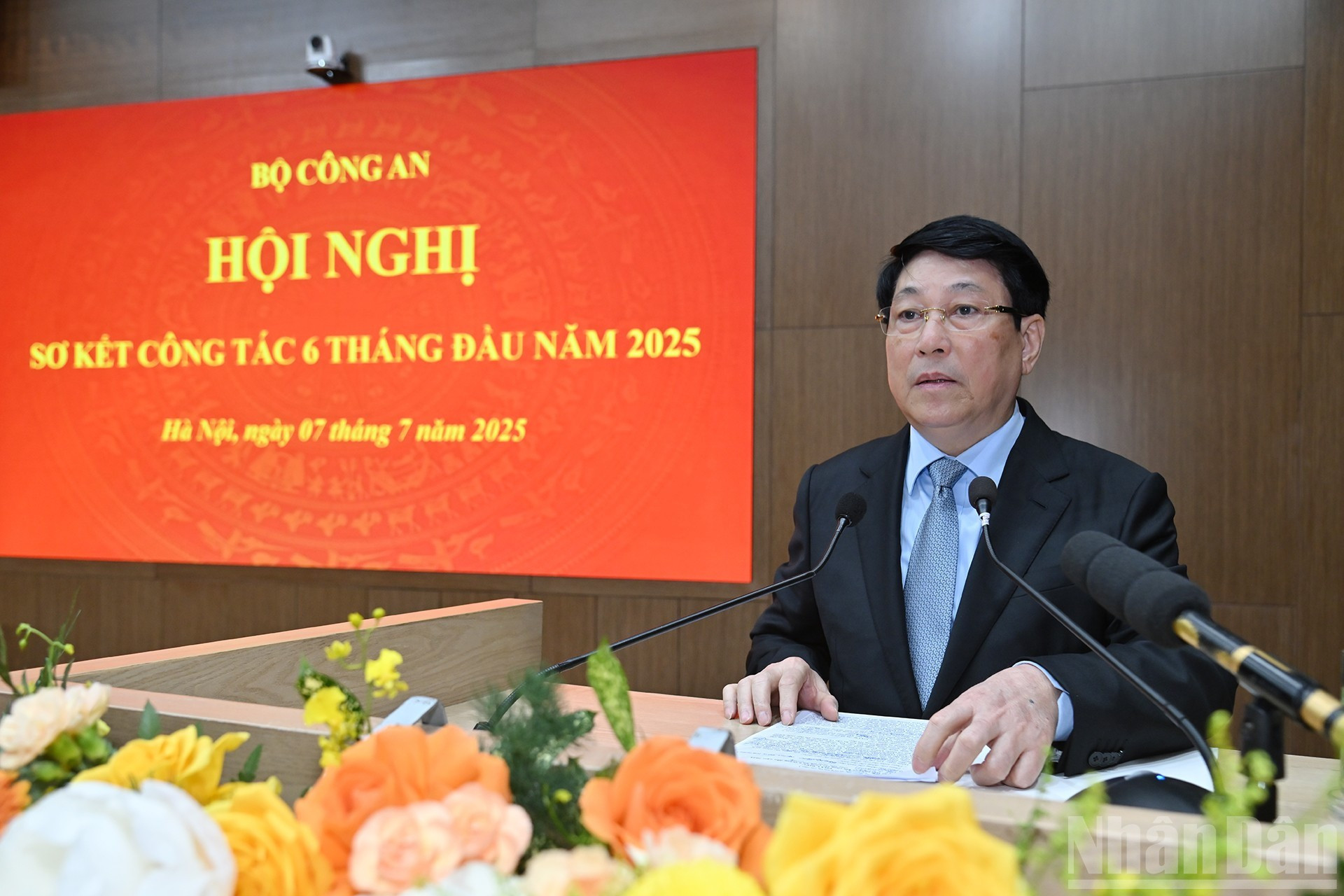 Luong Cuong habla en la ceremonia.