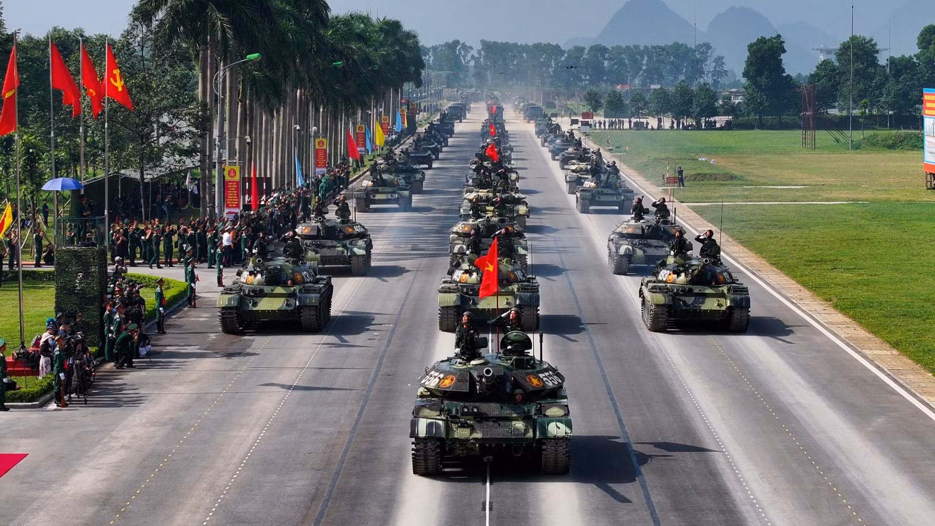 [Foto] Fuerzas militares y policiales realizan ensayo conjunto para el 80º aniversario del Día Nacional de Vietnam