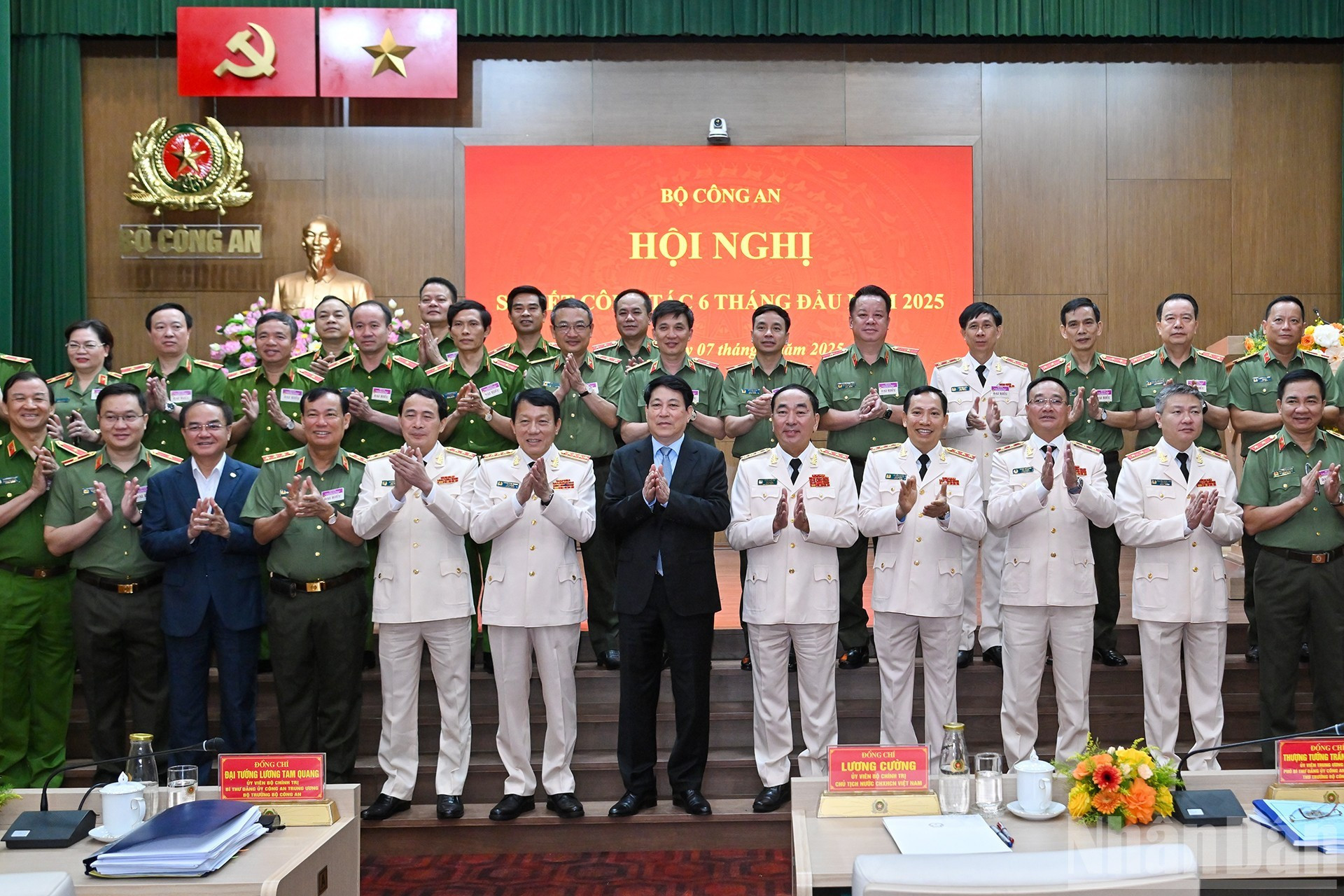 Asistentes a la cita.