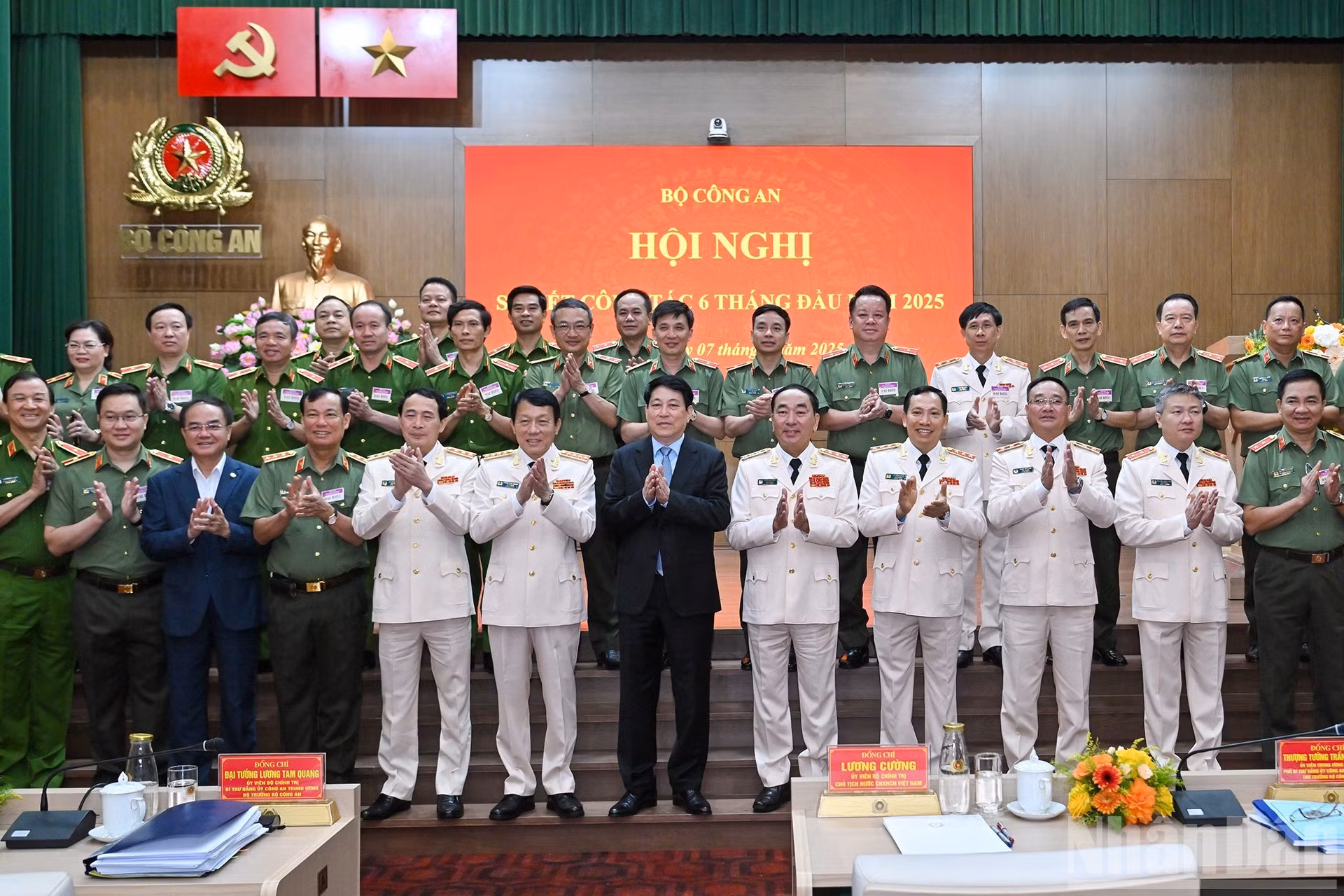 Asistentes a la cita.