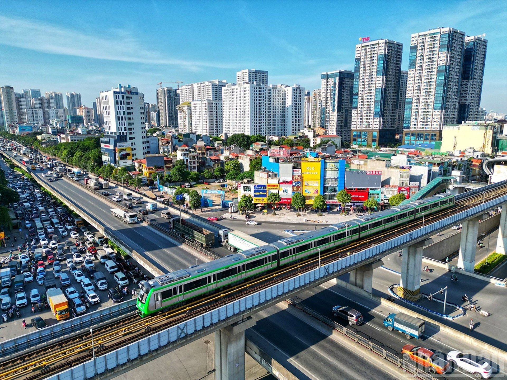 Obra: Transporte urbano hacia un futuro sostenible. Autor: Tuan Anh La línea de metro Cat Linh-Ha Dong, en Hanói contribuye al desarrollo del transporte ecológico hacia un futuro sostenible. Obra: Transporte urbano hacia un futuro sostenible. Autor: Tuan Anh La línea de metro Cat Linh-Ha Dong, en Hanói contribuye al desarrollo del transporte ecológico hacia un futuro sostenible.