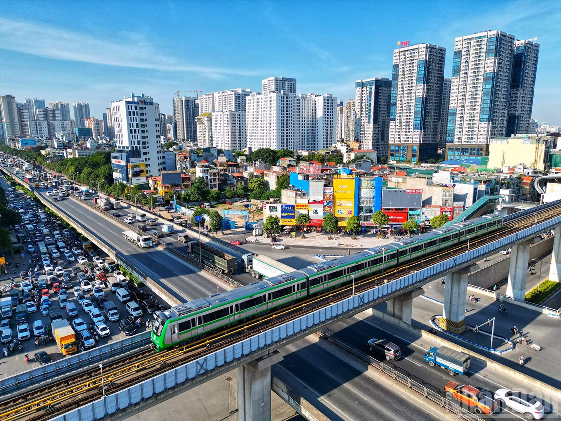 Obra: Transporte urbano hacia un futuro sostenible. Autor: Tuan Anh La línea de metro Cat Linh-Ha Dong, en Hanói contribuye al desarrollo del transporte ecológico hacia un futuro sostenible.