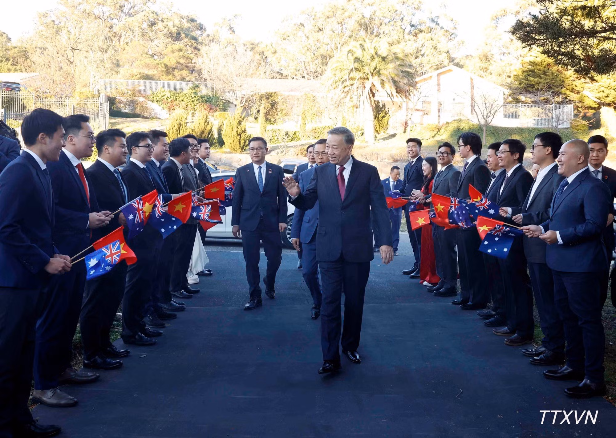 El secretario general del Partido Comunista y presidente de Vietnam, To Lam, asiste a la ceremonia de inauguración de la nueva sede de la embajada de Vietnam en Australia.