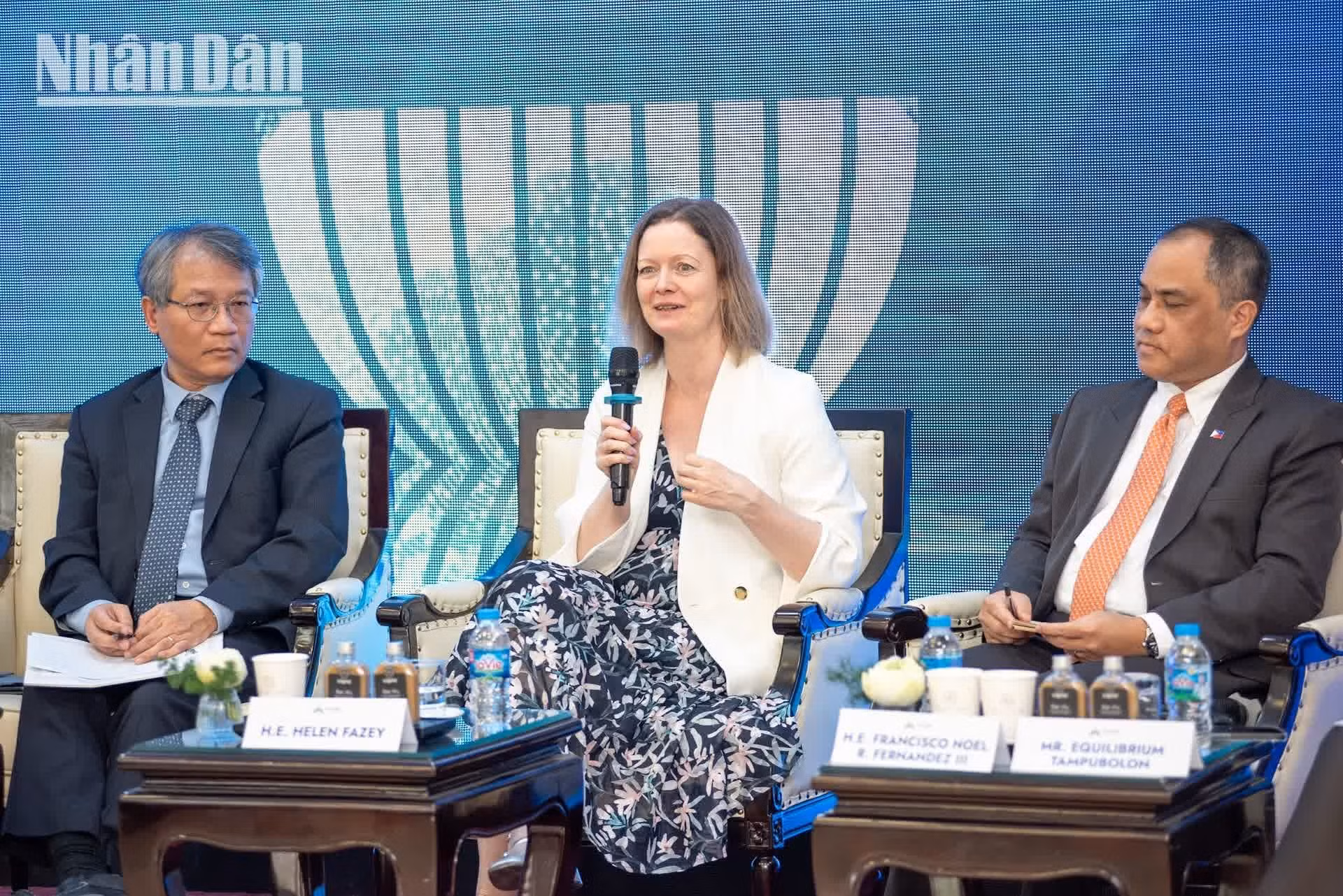 La representante permanente del Reino Unido ante la Asean, Helen Mary, habla en el evento.