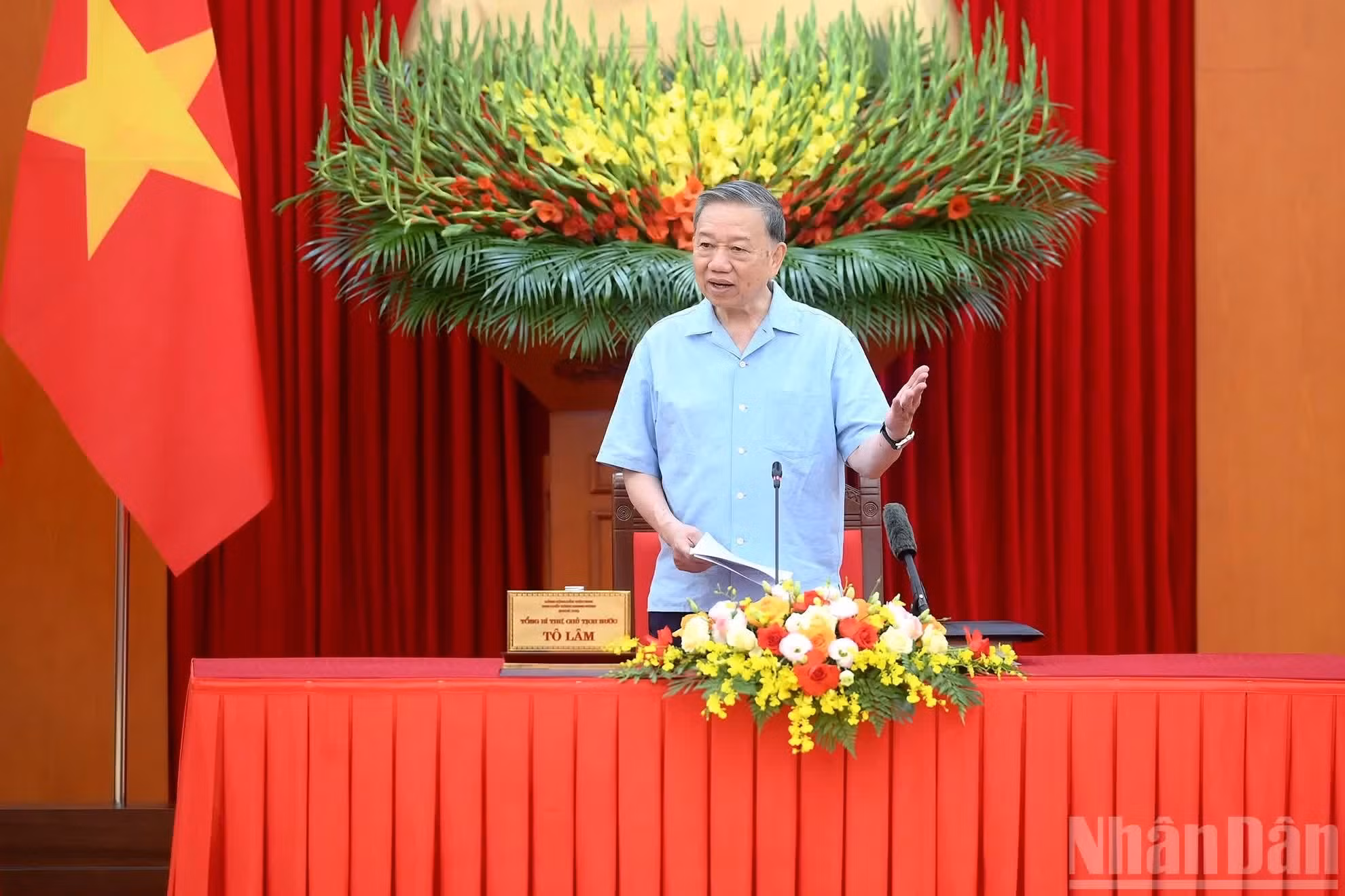 El secretario general del Partido Comunista y presidente de Vietnam, To Lam, habla en el evento.