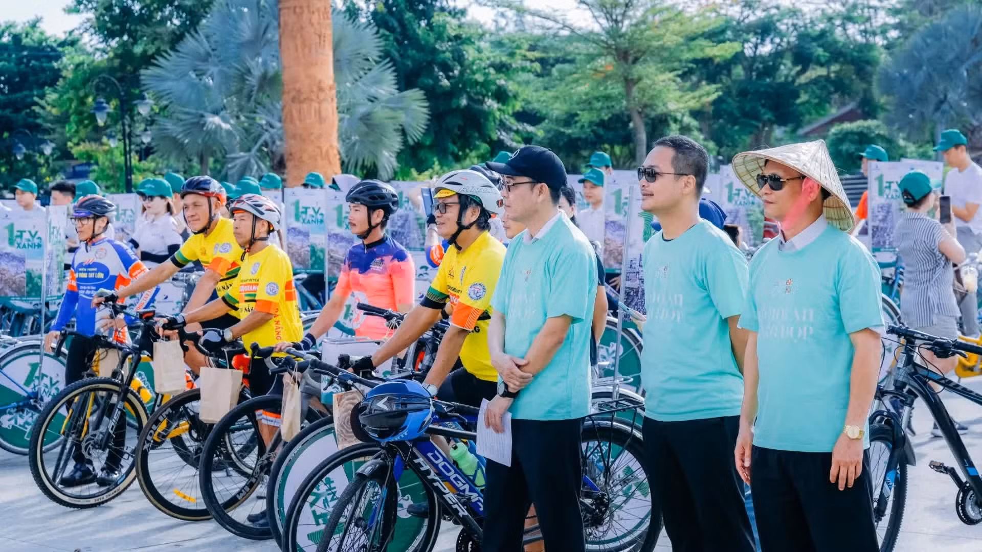 La jornada es organizada por la Comunidad de Arquitectura y Construcción Ashui.com, las autoridades de los barrios de Hoi An, Hoi An Tay y Hoi An Dong, junto con diversos socios locales.