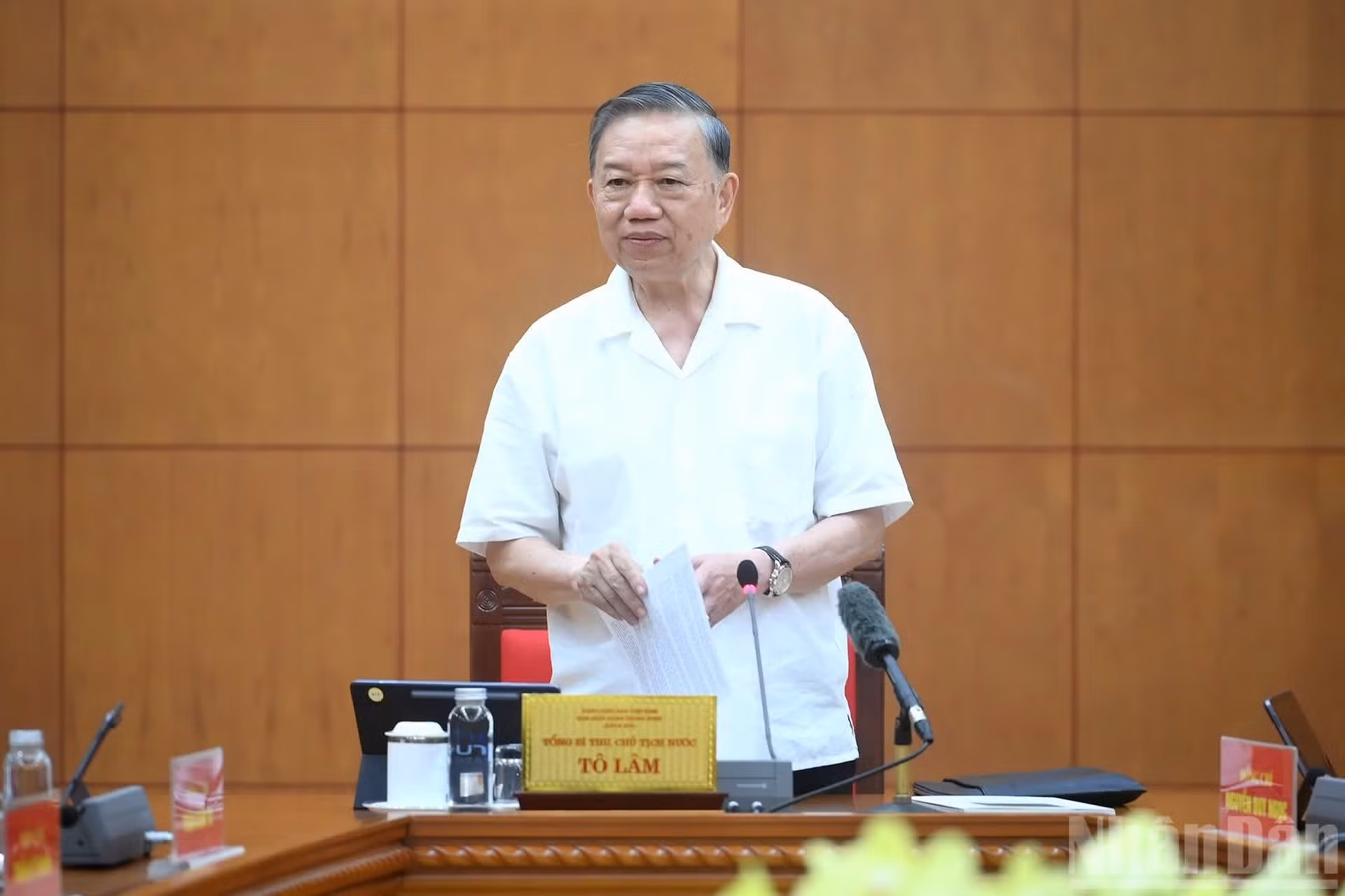El secretario general del Partido Comunista y presidente de Vietnam, To Lam, habla en la cita.