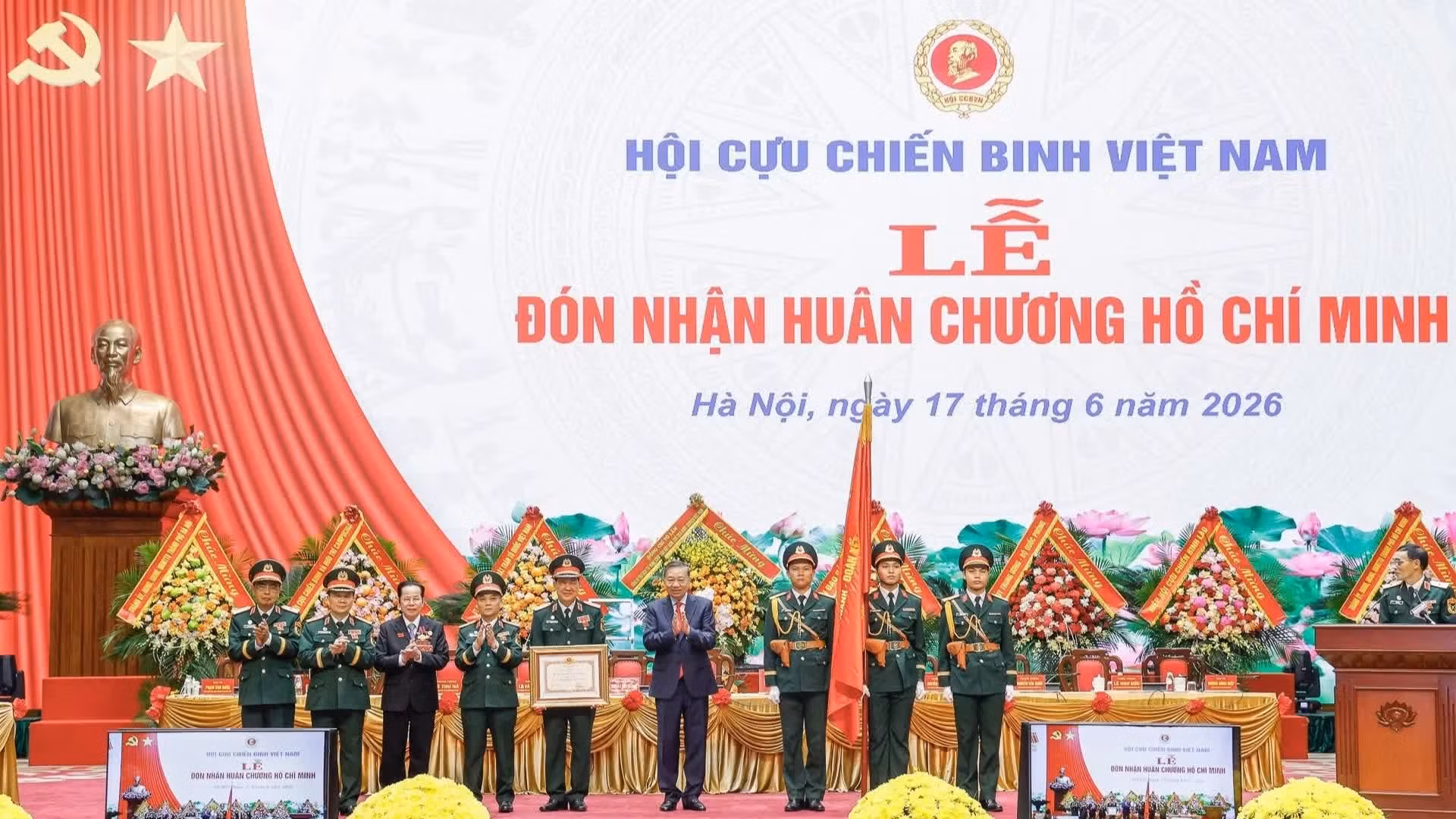 [Foto] Líder partidista asiste al VIII Congreso Nacional de la Asociación de Veteranos de Guerra de Vietnam
