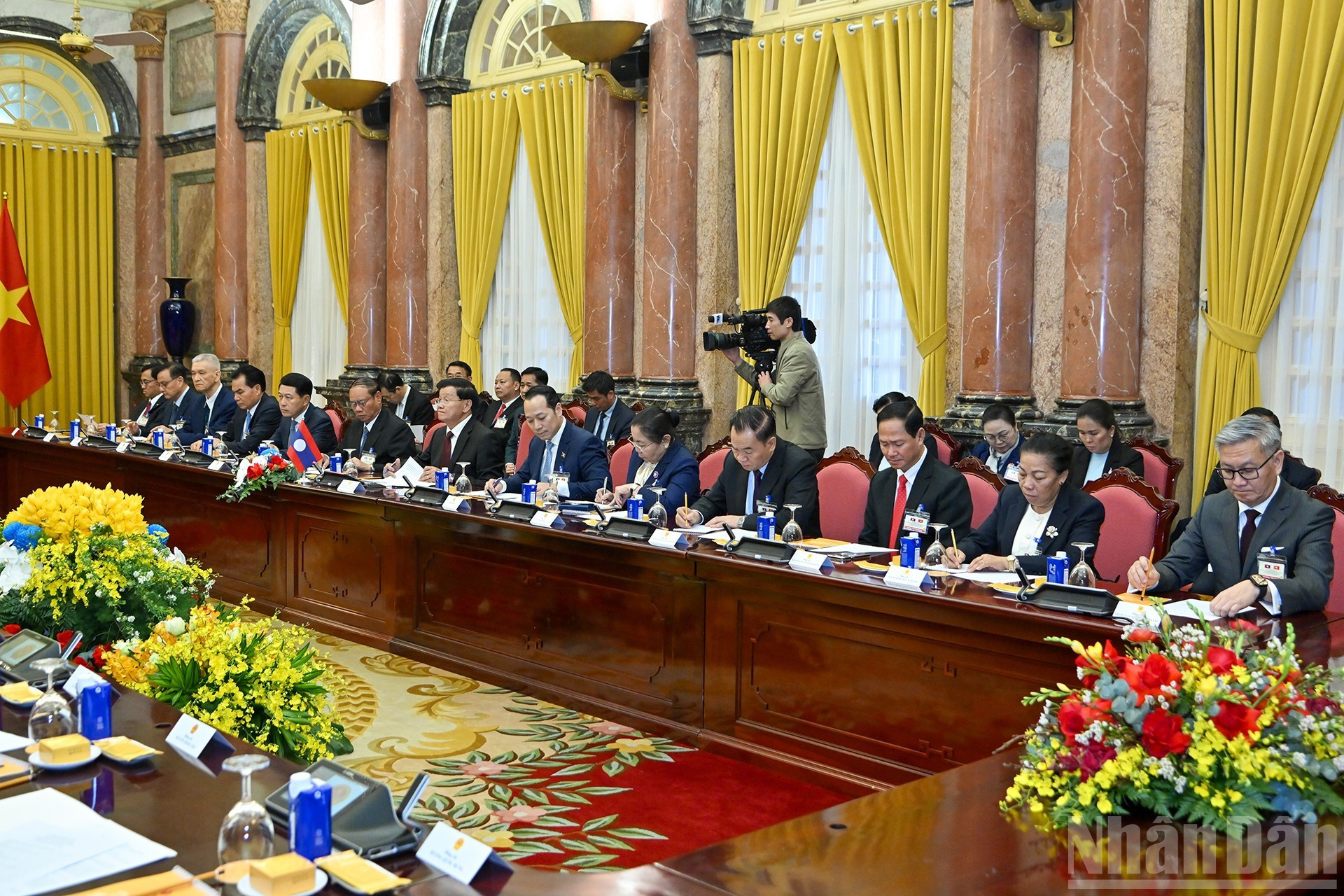 La delegación de Laos en el evento.