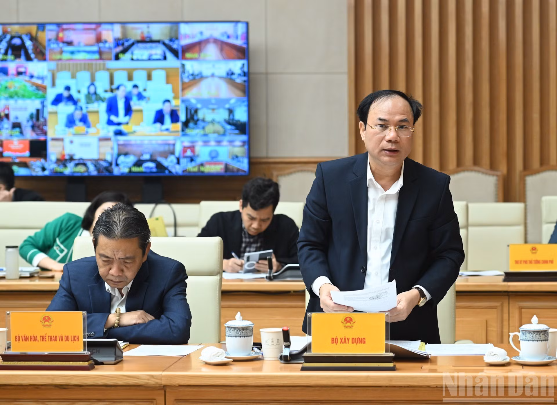 Nguyen Van Sinh, viceministro de Construcción, en la reunión.