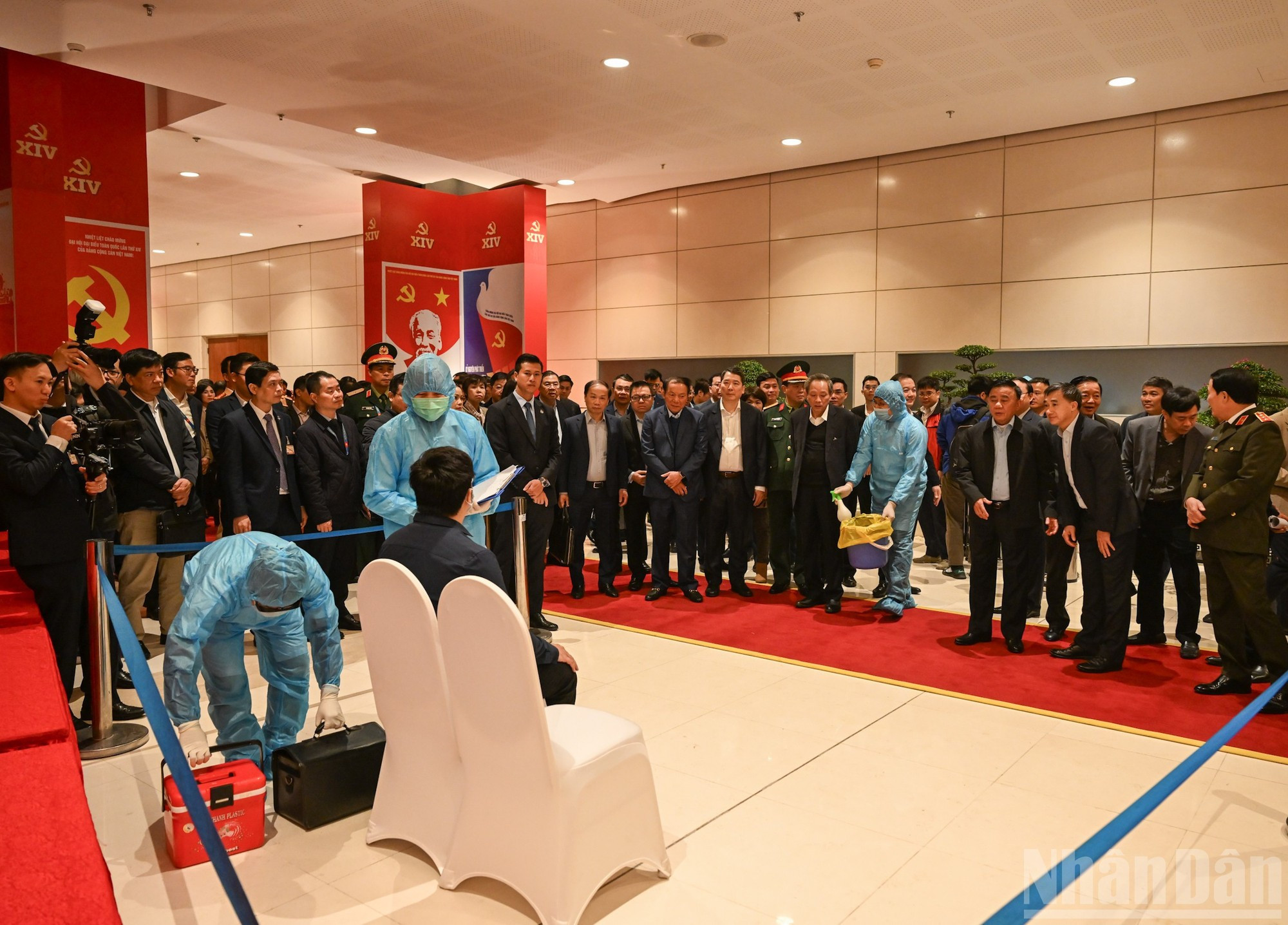 Inspecciona los trabajos de atención médica al servicio del Congreso.