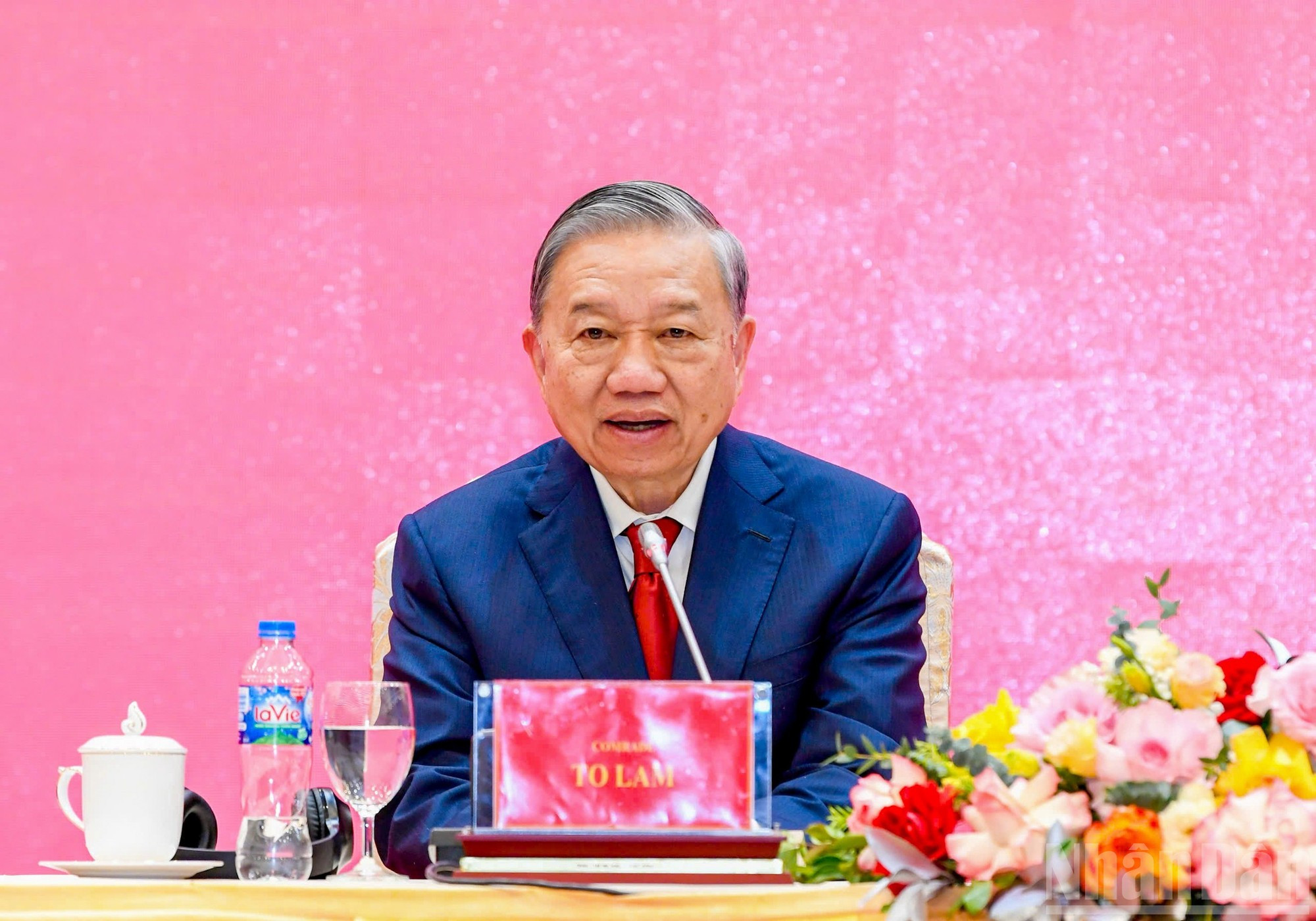 To Lam interviene en la cita.