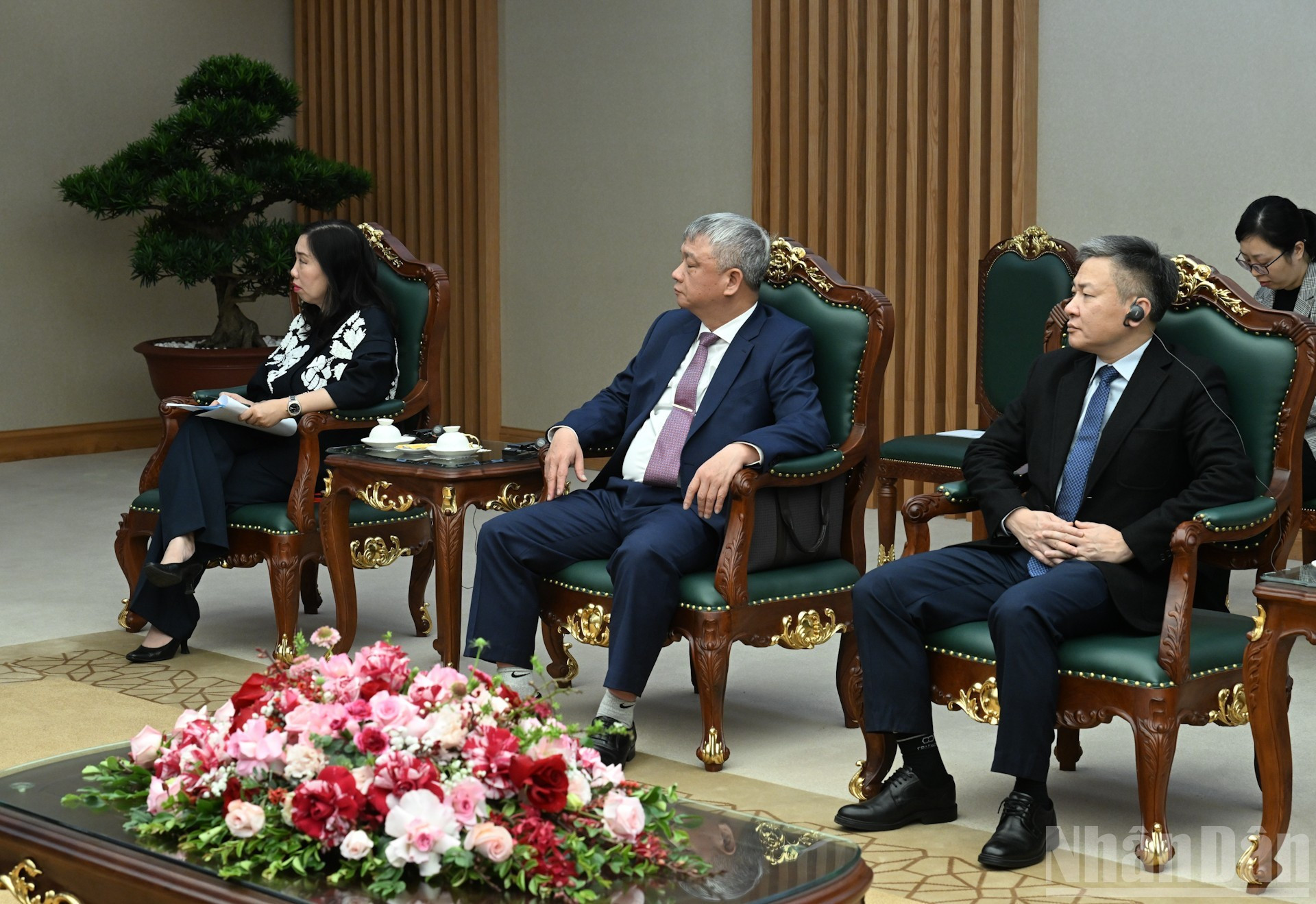 Asistentes vietnamitas en el encuentro.