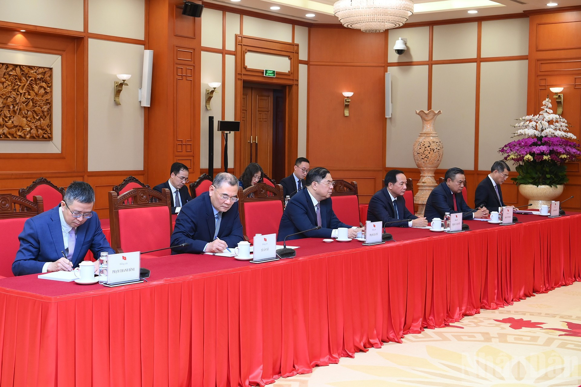 Asistentes vietnamitas en el evento.