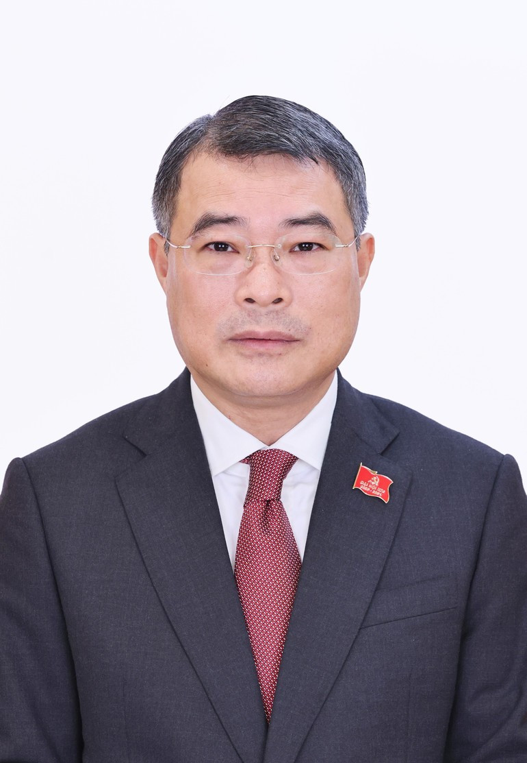 LE MINH HUNG, miembro del Buró Político y secretario del Comité Central del PCV, jefe de la Comisión de Organización del Comité Central del PCV