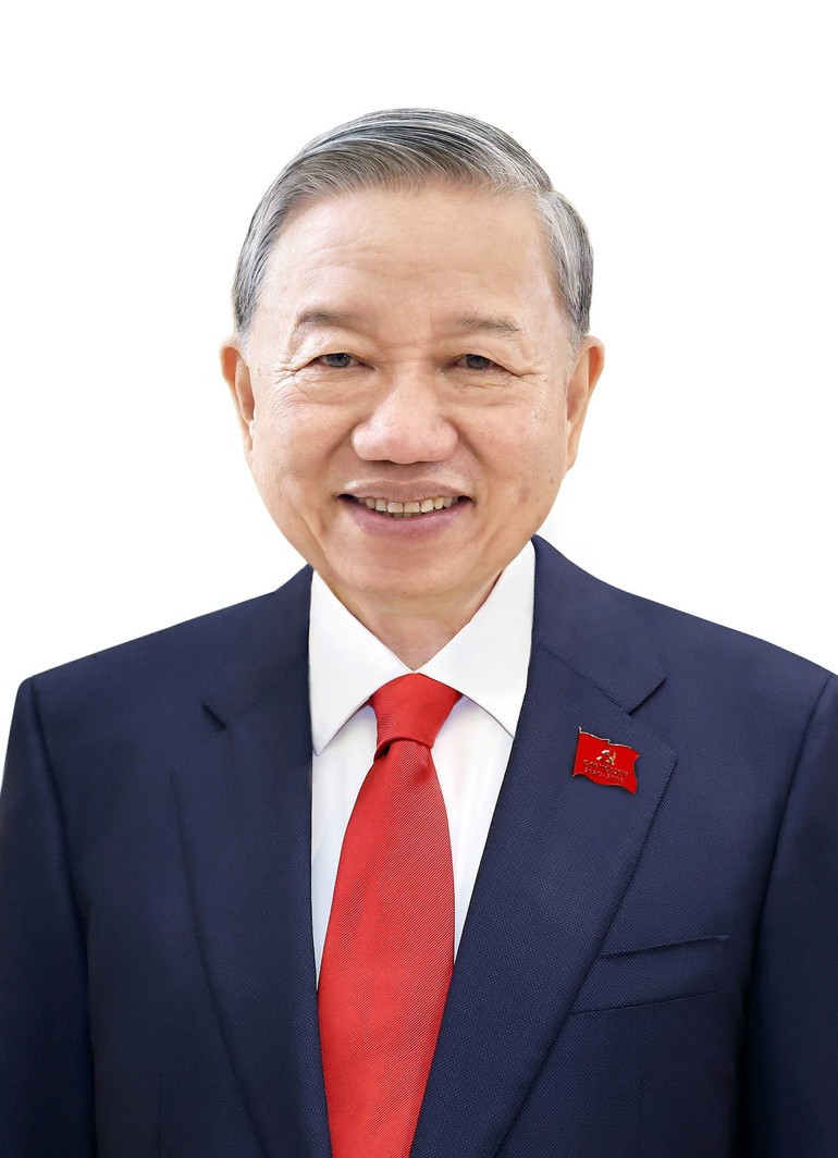 TO LAM, secretario general del Comité Central del PCV, secretario de la Comisión Militar Central