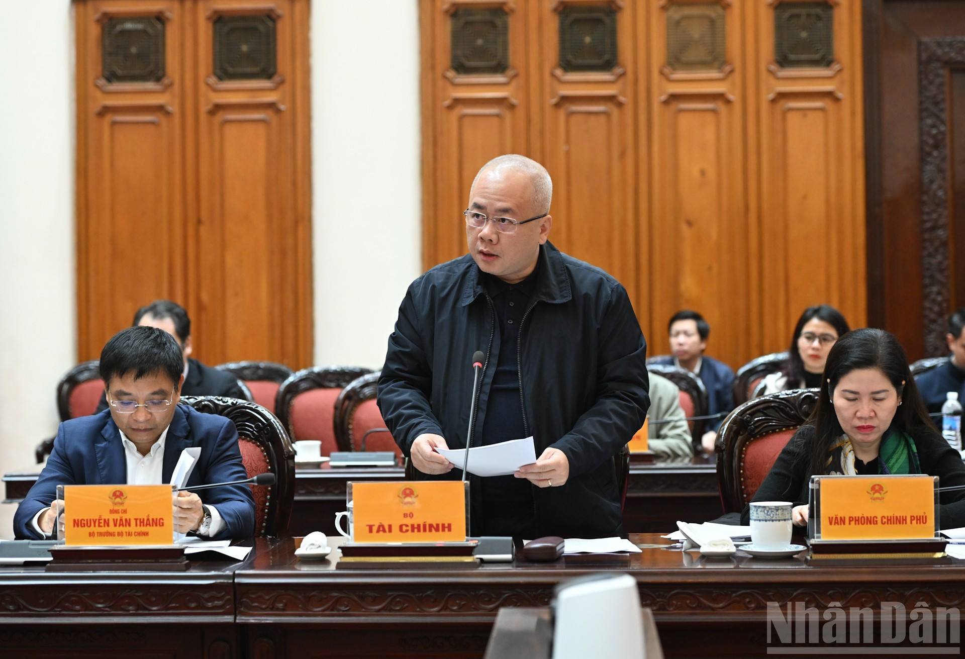 El viceministro de Finanzas Do Thanh Trung habla en la cita.