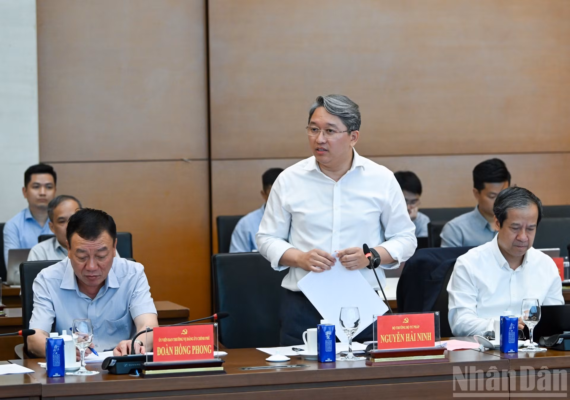 El ministro de Justicia, Nguyen Hai Ninh, en la reunión.