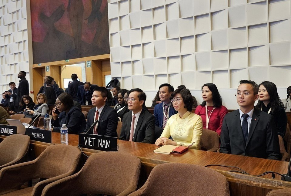 Vietnam es elegido miembro del Comité del Patrimonio Mundial para el período 2023-2027, con 121 votos a favor, el puntaje más alto en el grupo Asia-Pacífico, en la 24ª Asamblea General de los Estados Miembros de la La Convención sobre la Protección del Patrimonio Mundial Cultural y Natural en París (22 de noviembre de 2023). Vietnam es elegido miembro del Comité del Patrimonio Mundial para el período 2023-2027, con 121 votos a favor, el puntaje más alto en el grupo Asia-Pacífico, en la 24ª Asamblea General de los Estados Miembros de la La Convención sobre la Protección del Patrimonio Mundial Cultural y Natural en París (22 de noviembre de 2023).