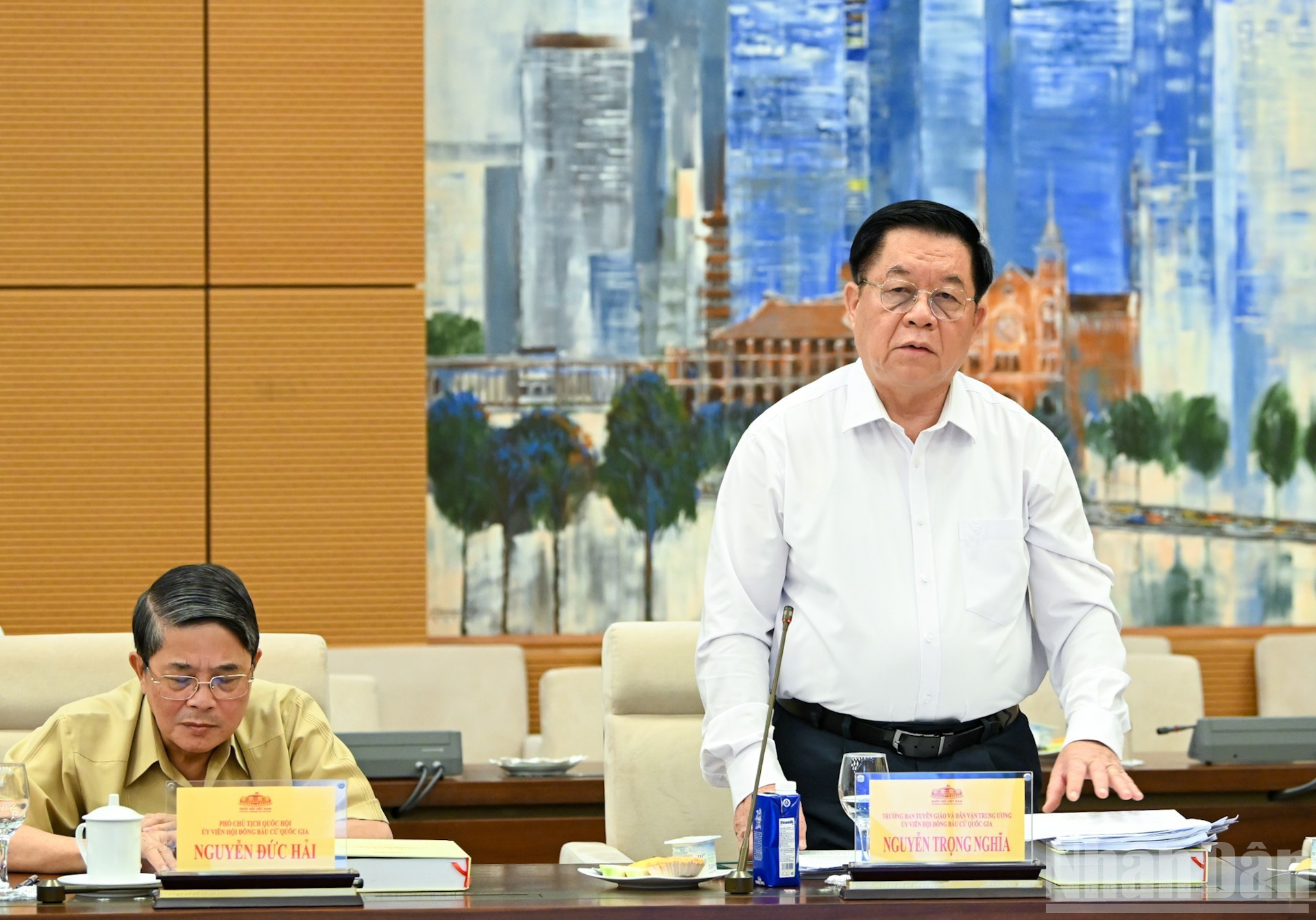 El miembro del Buró Político y del Secretariado del Comité Central del PCV y jefe de su Comisión de Propaganda y Movilización de Masas, Nguyen Trong Nghia, en la cita.