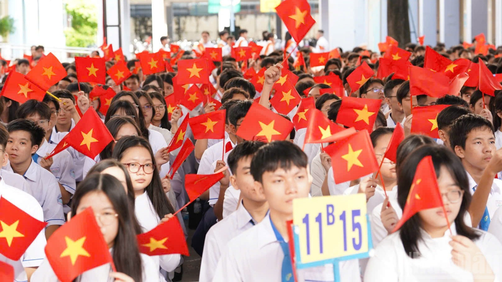 Estudiantes de la Escuela Preparatoria Tran Phu, en el barrio Phu Tho Hoa, en el día especial.
