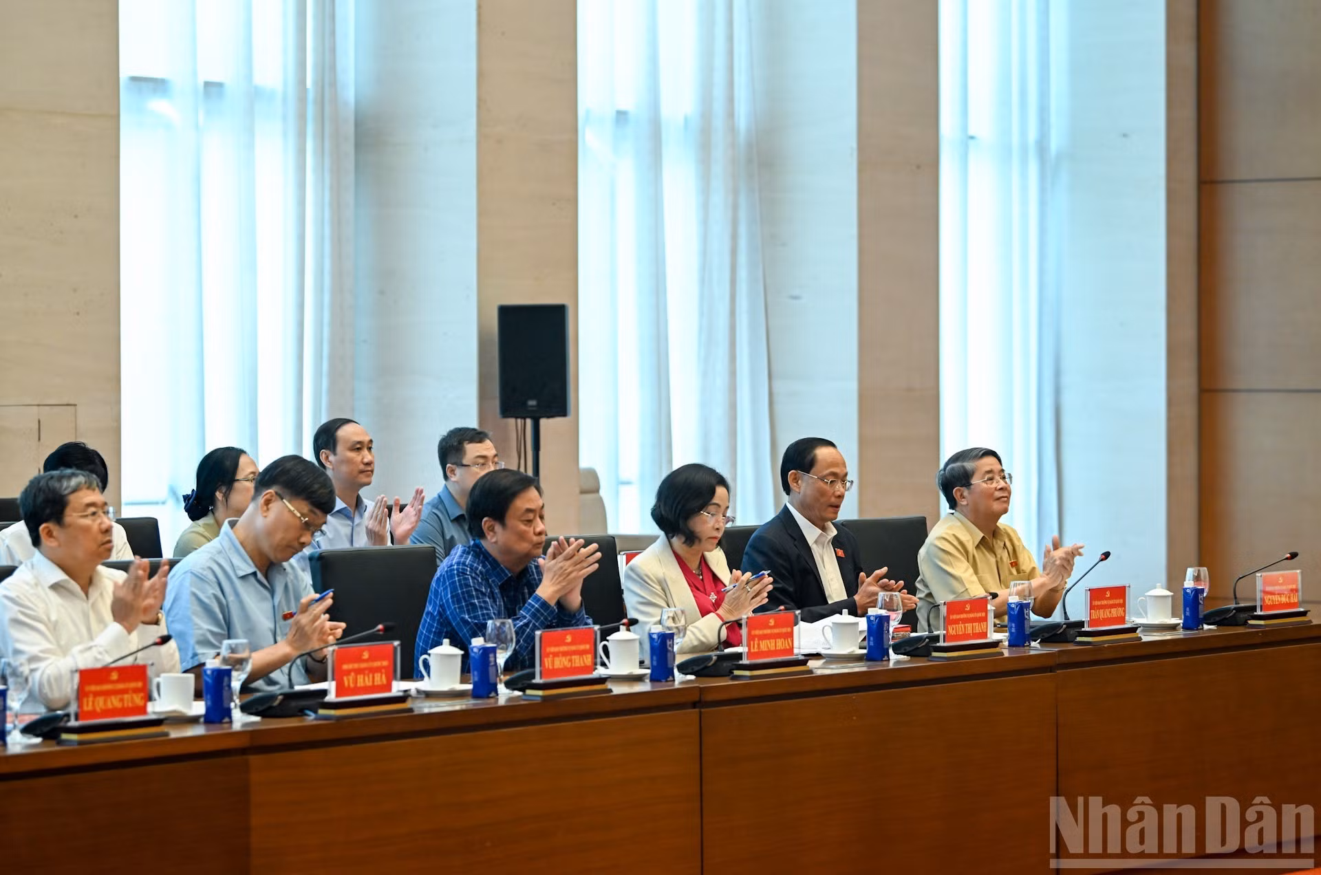 Miembros de la Junta Permanente del Comité partidista de la Asamblea Nacional en la reunión.
