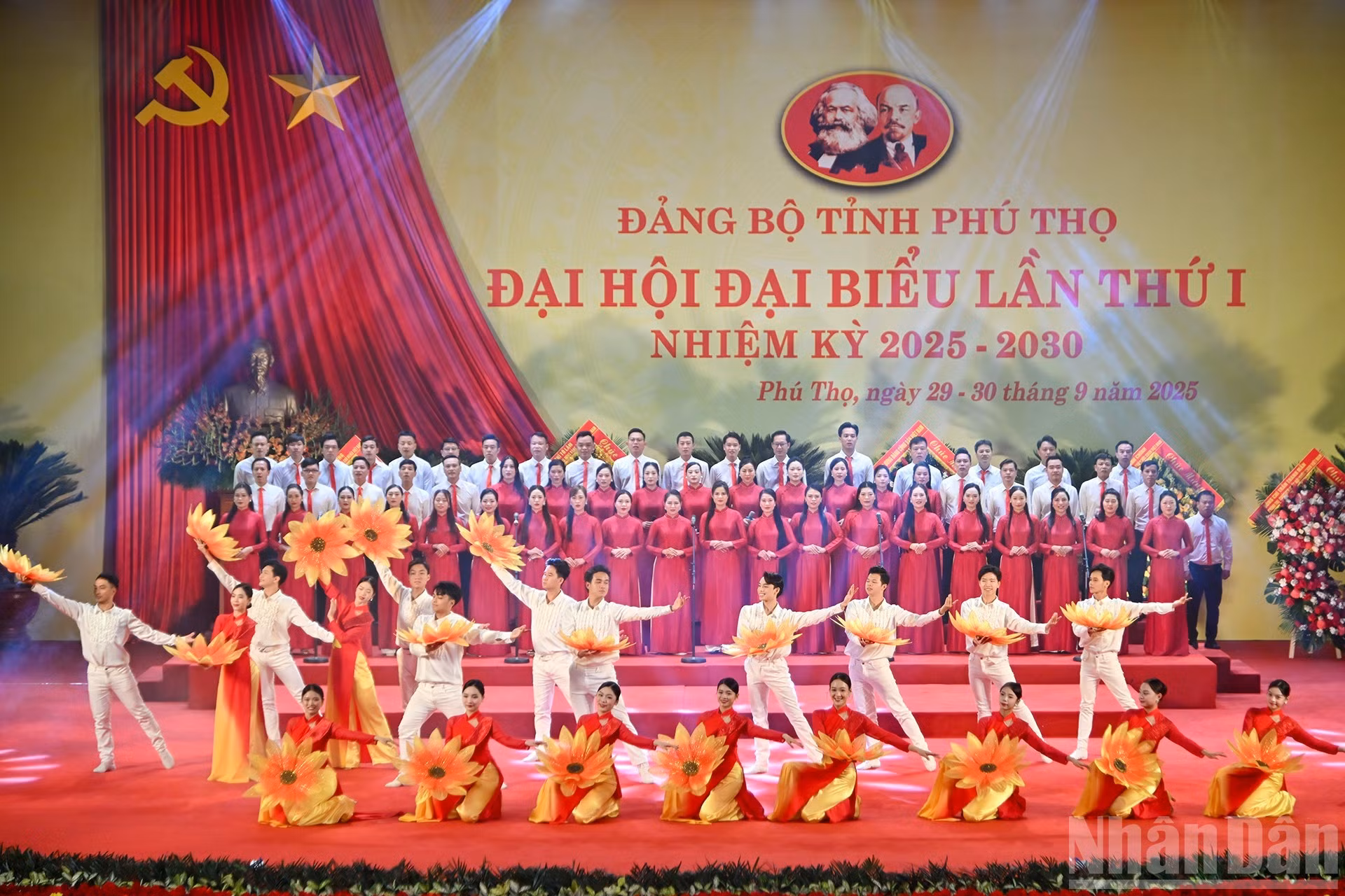 Una actuación artística en el acto.