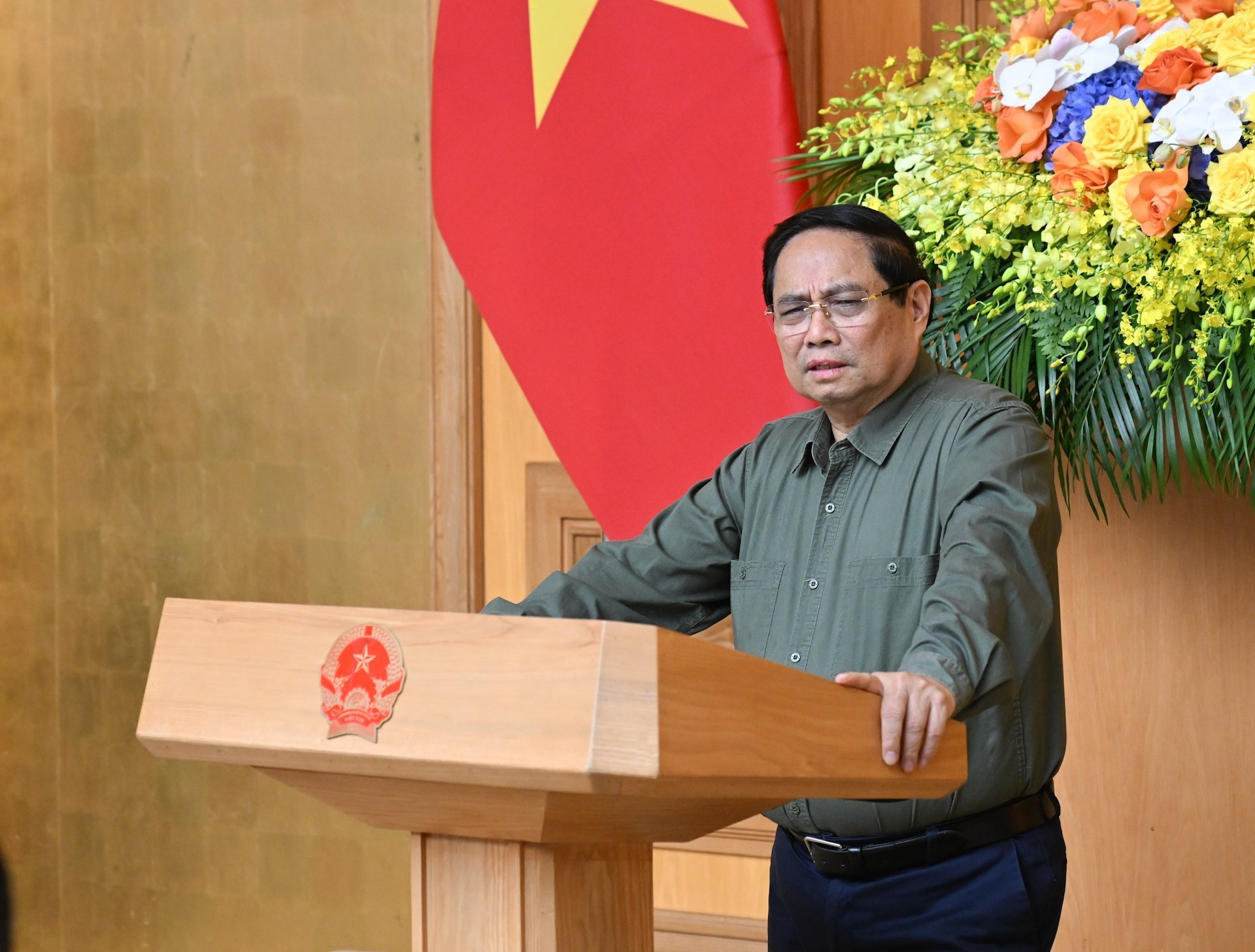 El primer ministro vietnamita, Pham Minh Chinh, habla en la reunión. El primer ministro vietnamita, Pham Minh Chinh, habla en la reunión.